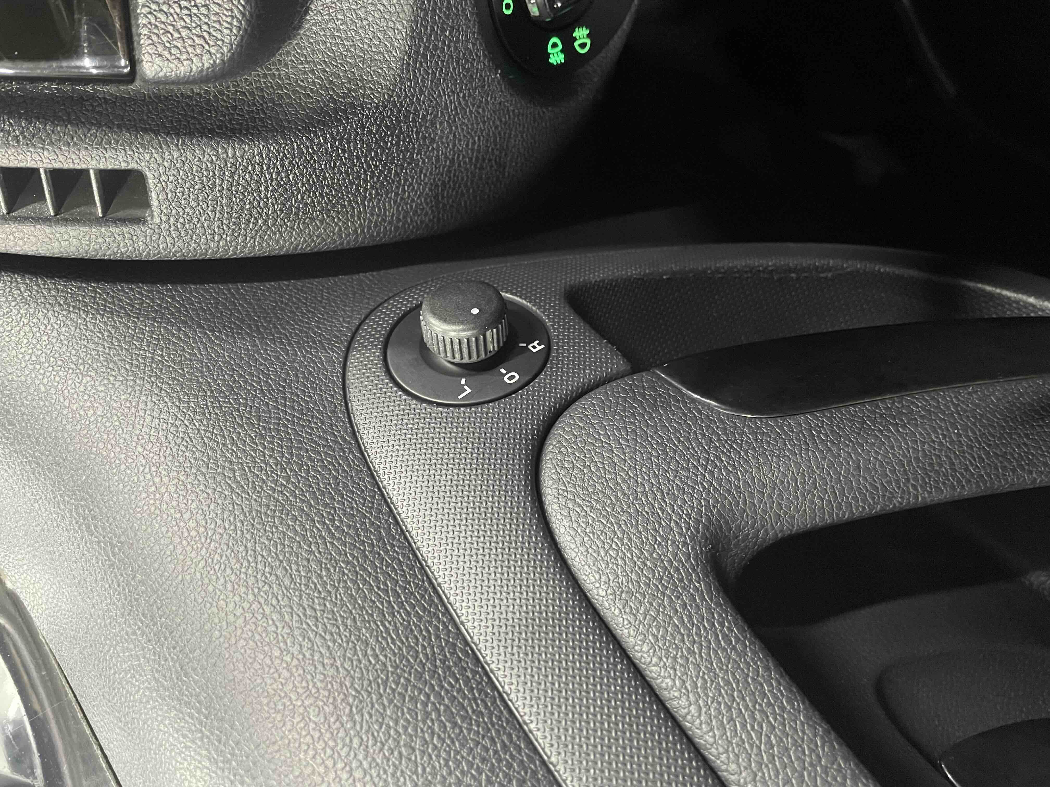 Skoda Fabia 2013 immagine di auto #23