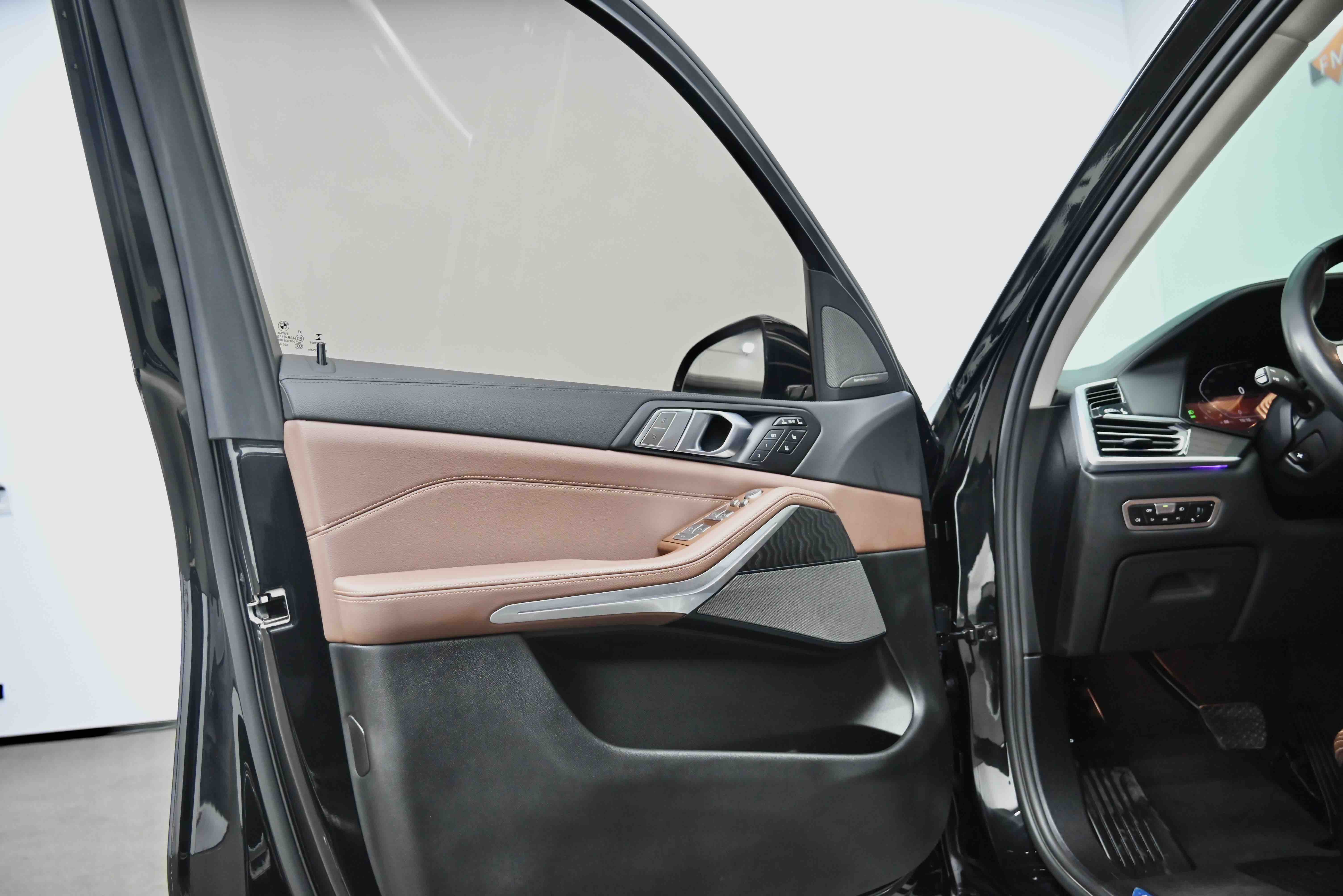 BMW X7 2020 #23 BMW X7 2020 car image #23