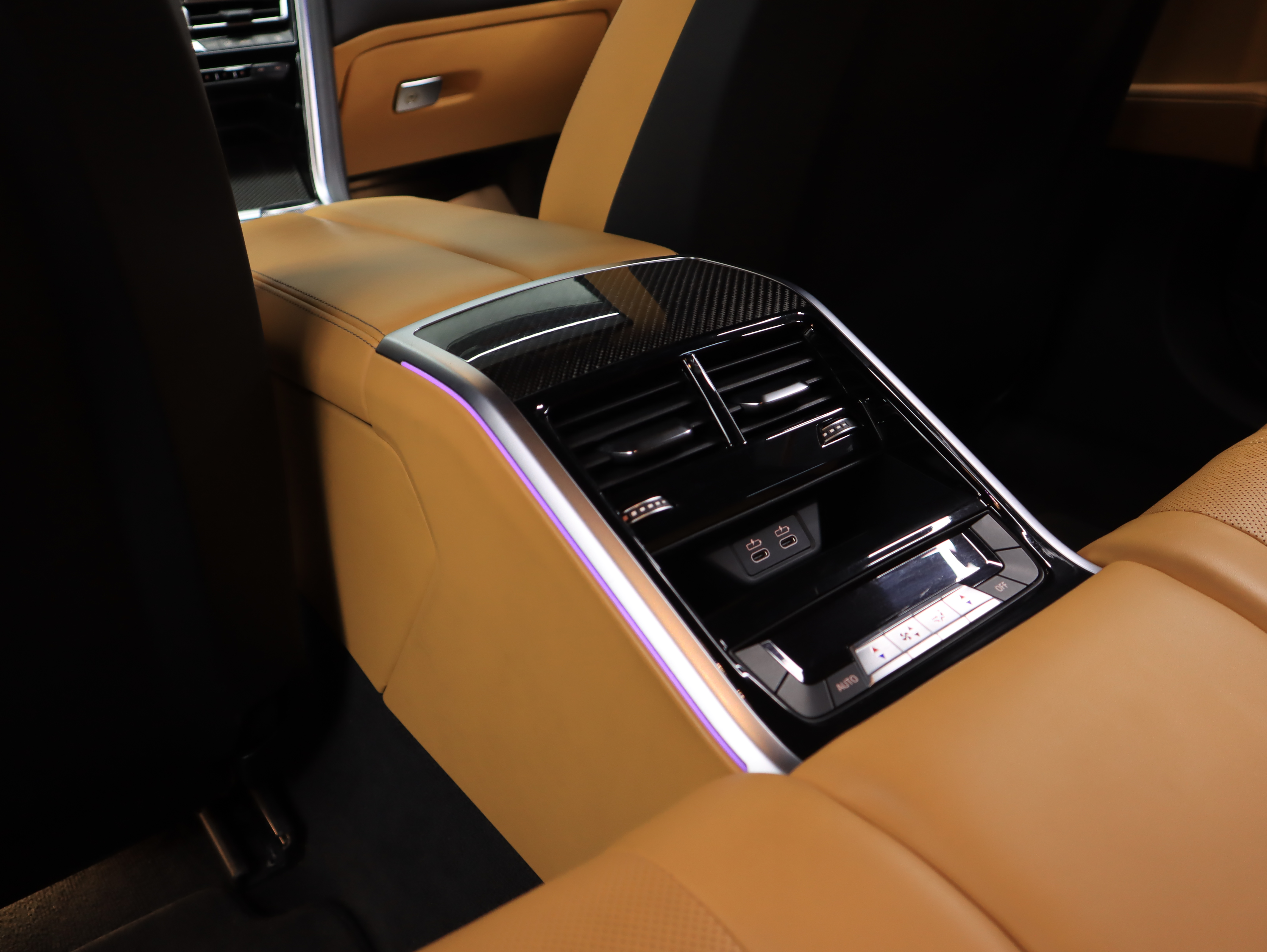 BMW M8 2021 car image #23