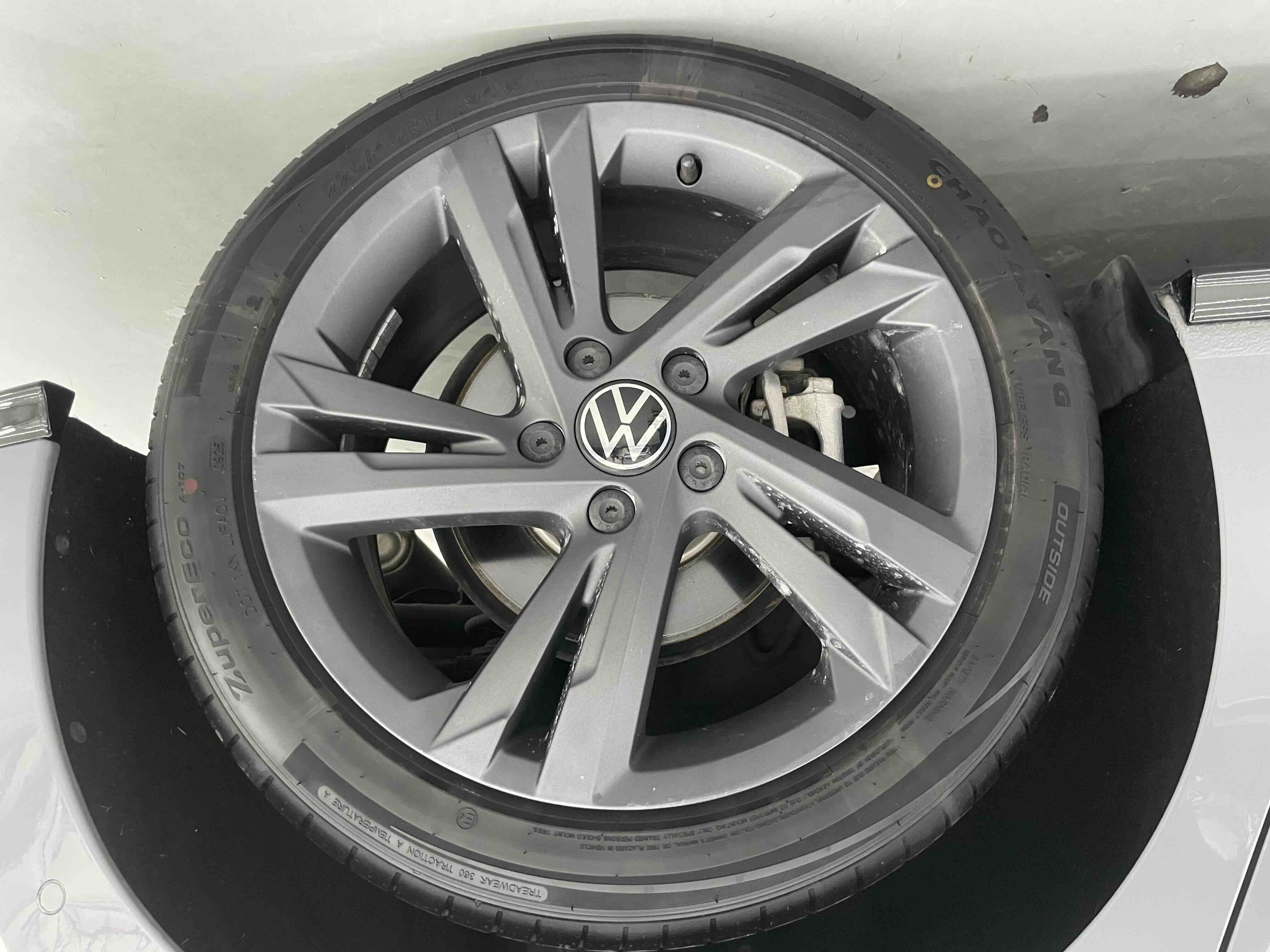 Volkswagen Golf 2021 car image #23