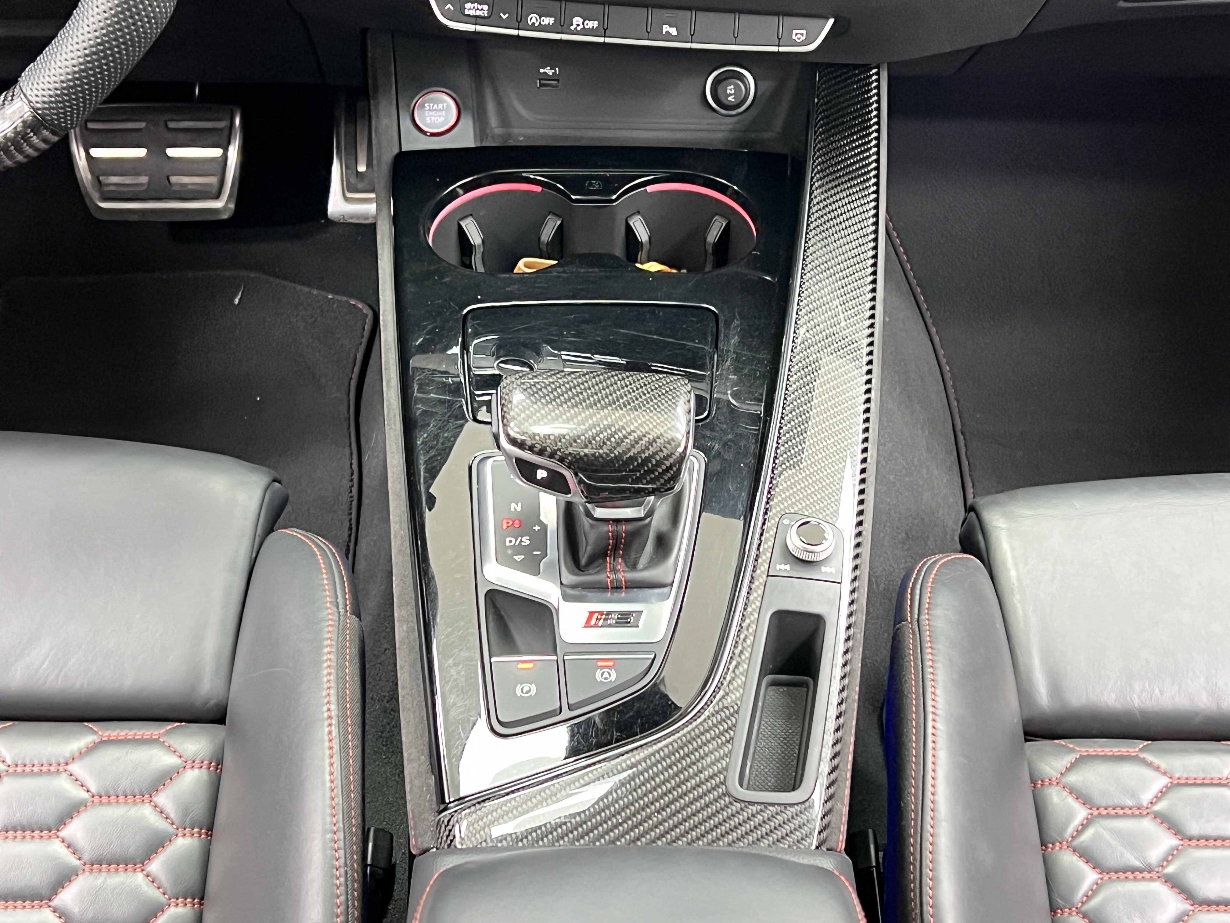 Audi RS 4 2021 car image #23