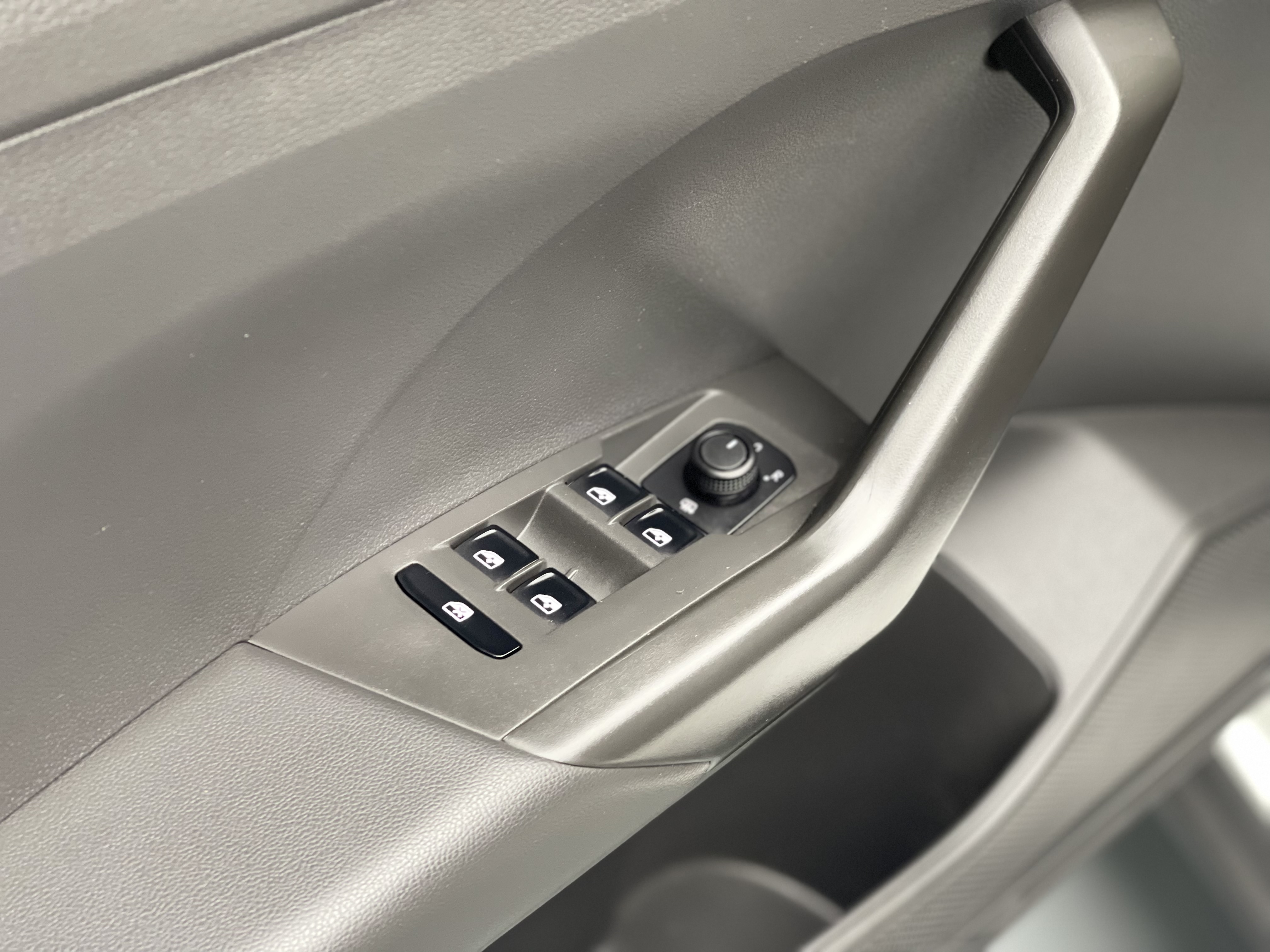 Volkswagen T-Cross 2021 car image #23