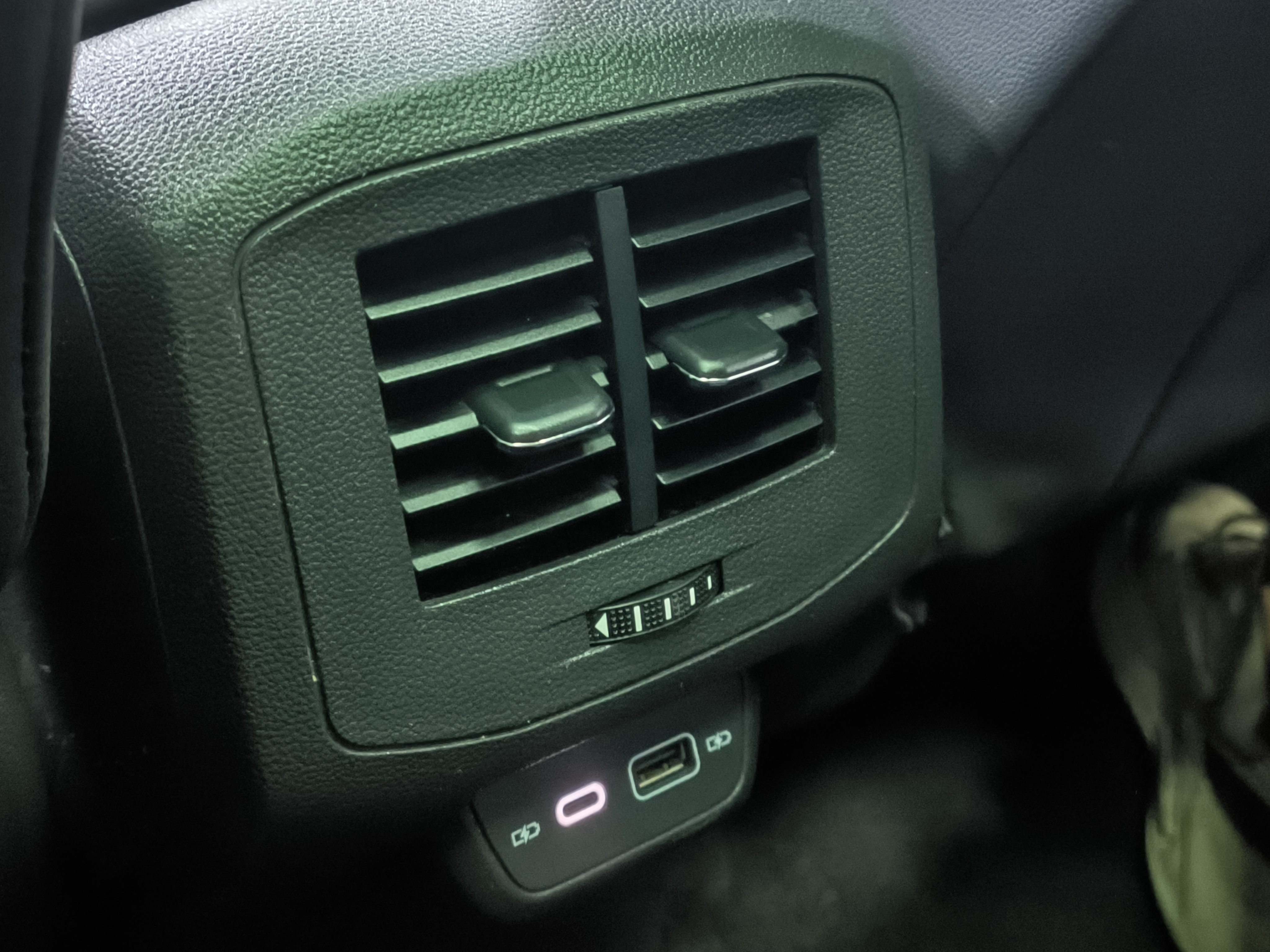 Volkswagen T-Cross 2021 #23 Volkswagen T-Cross 2021 car image #23