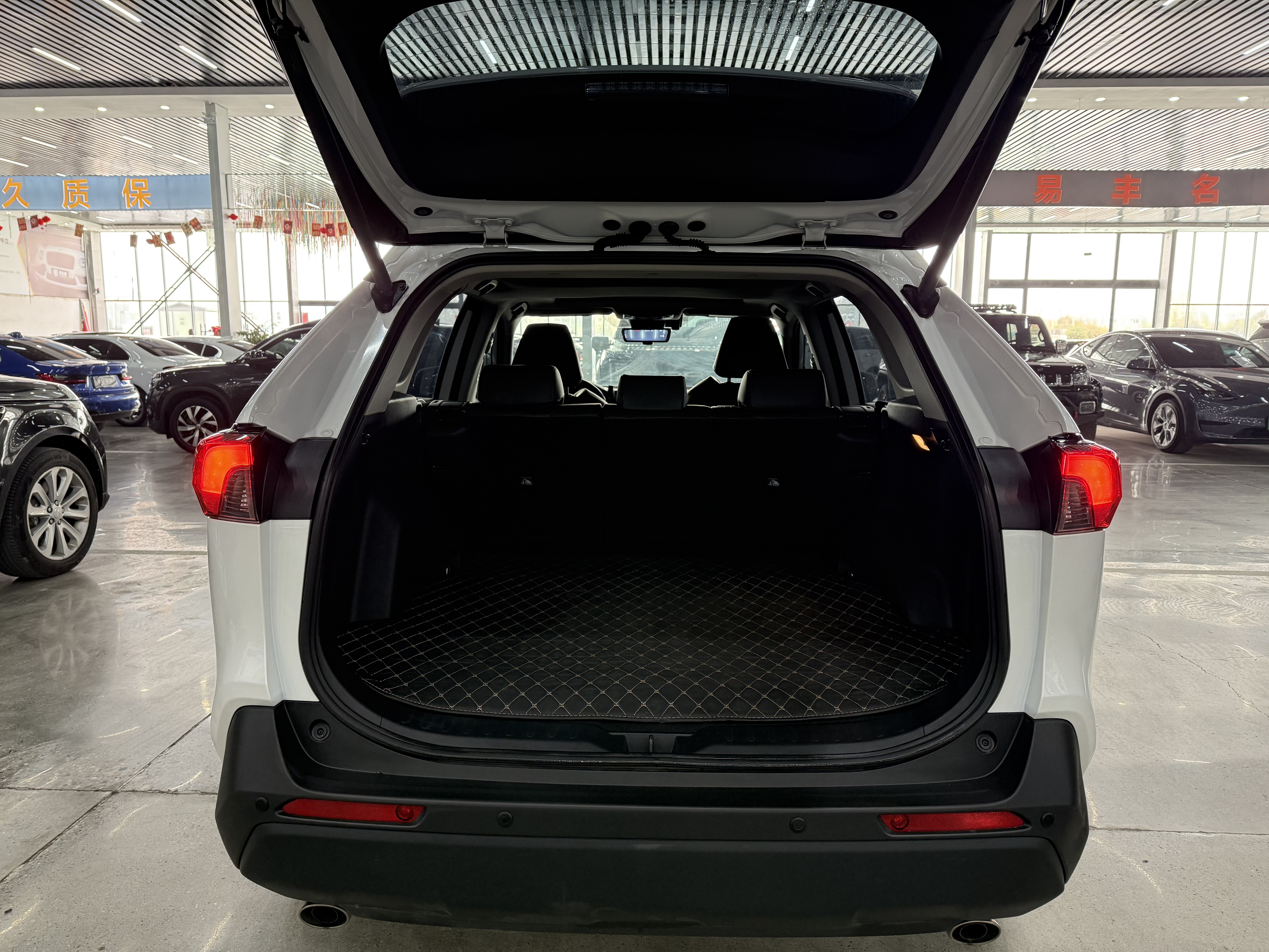 Toyota RAV4 Hybird E+ 2022 car image #23