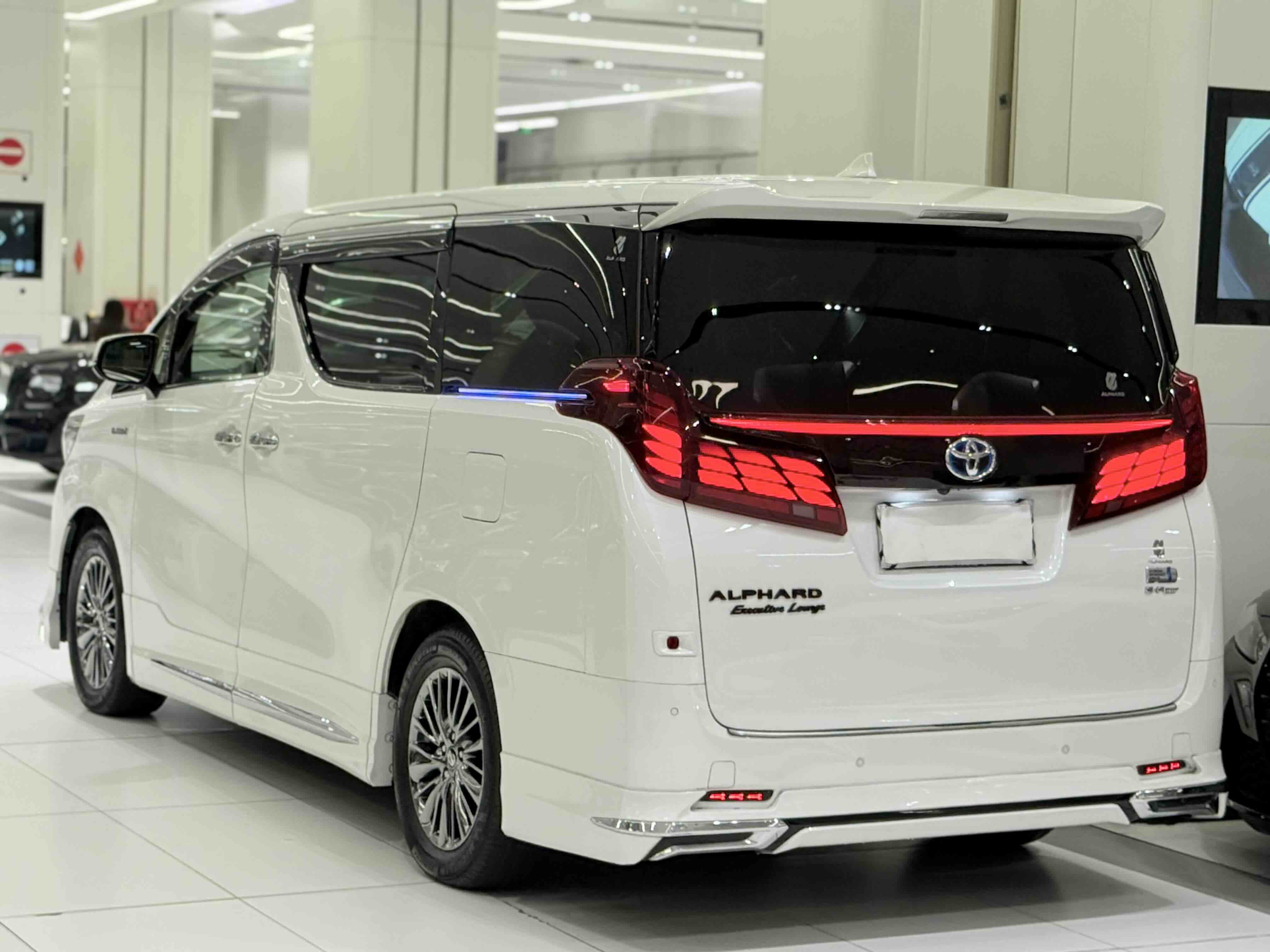 丰田 埃尔法 2023 汽车图片 #23