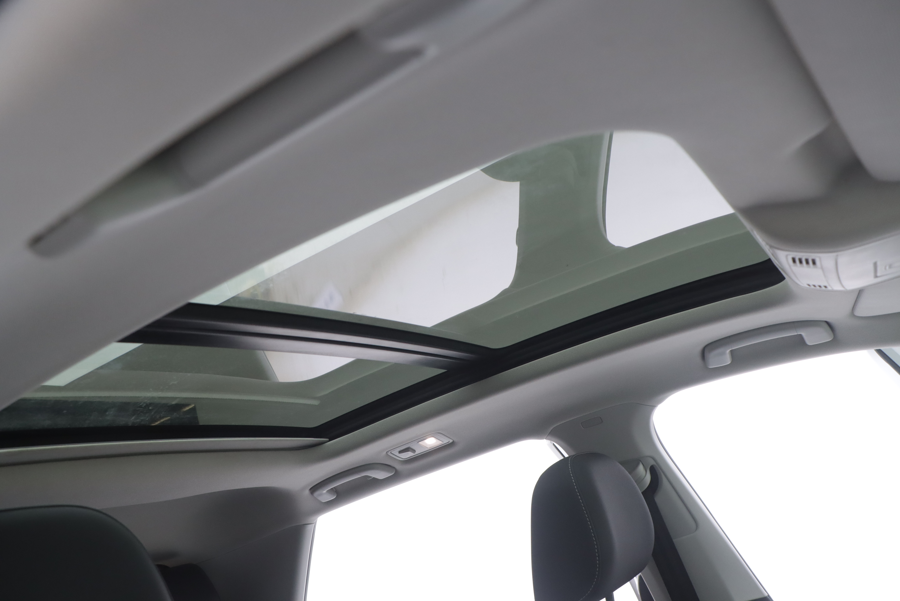 Volkswagen T-Roc 2021 car image #23