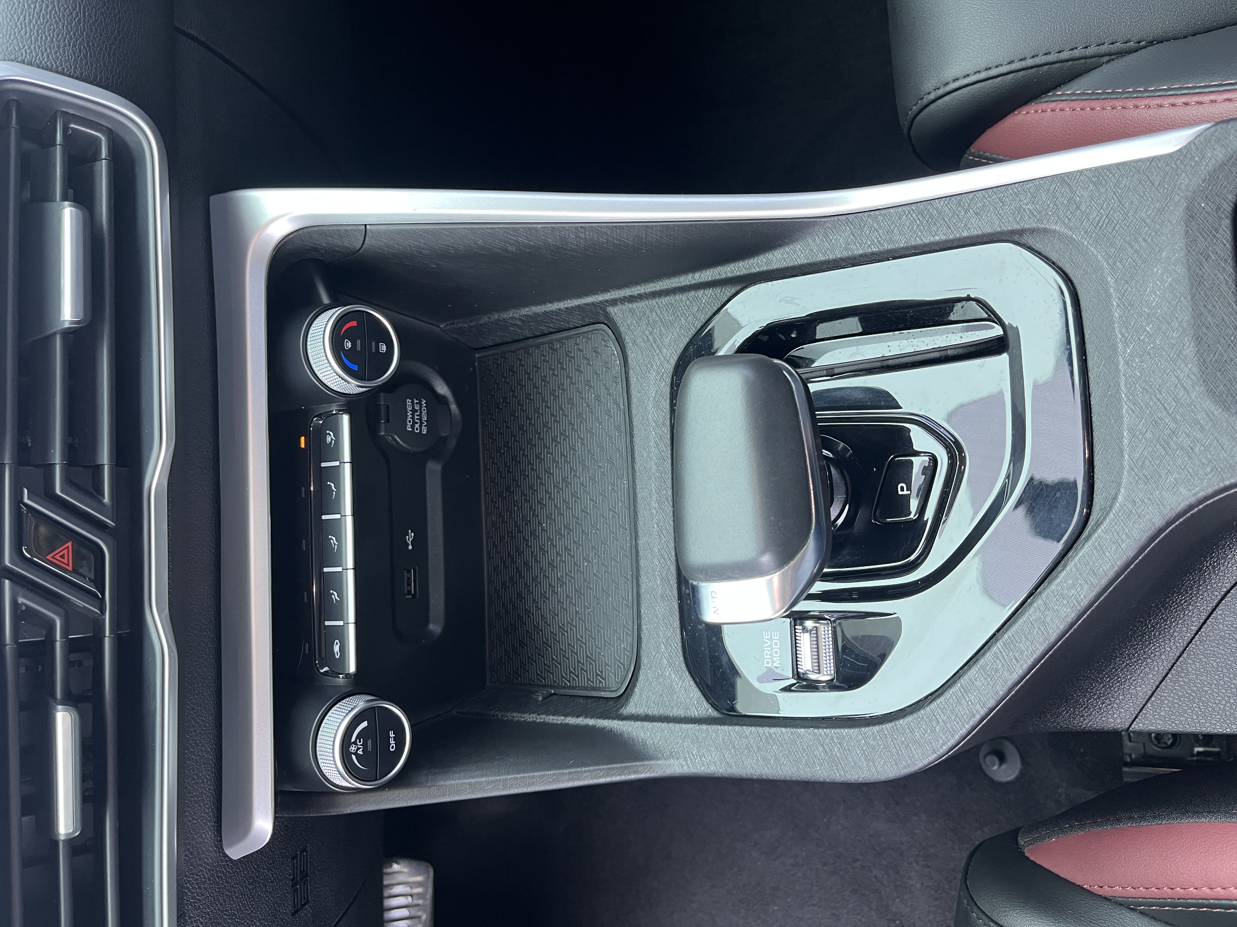 GEELY Coolray 2022 car image #23
