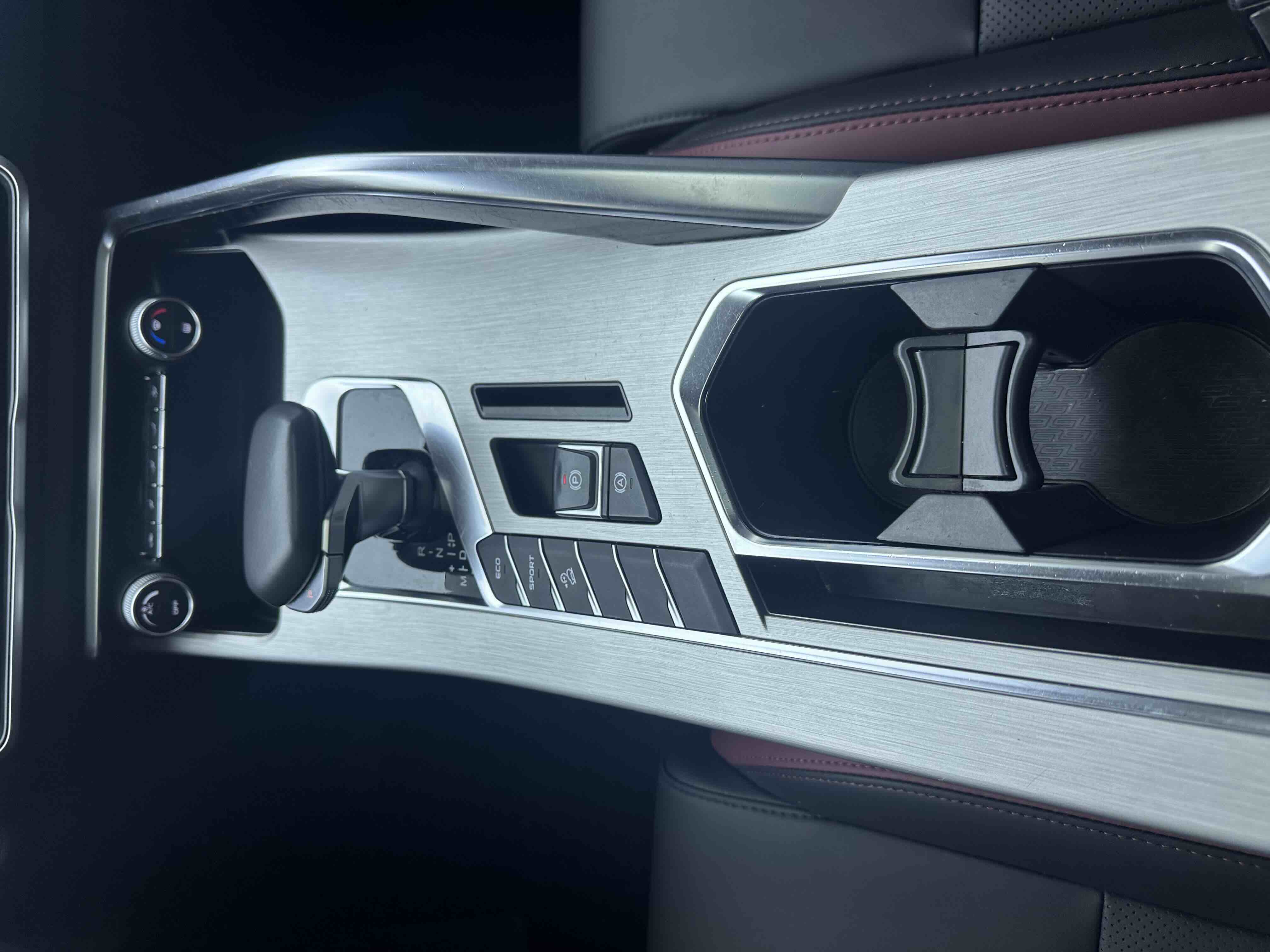 GEELY Coolray 2021 #23 GEELY Coolray 2021 car image #23