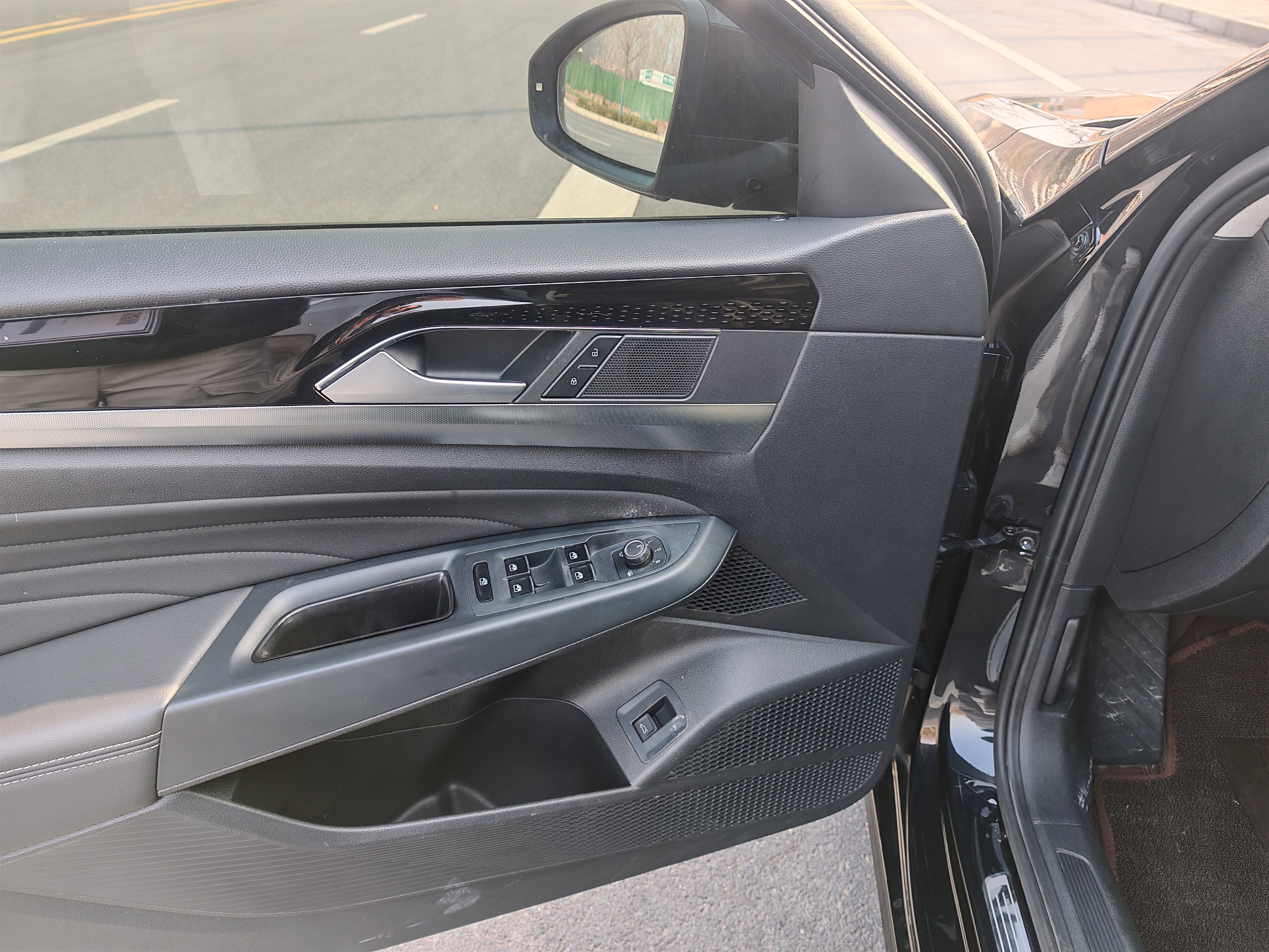 Volkswagen Passat 2022 car image #23
