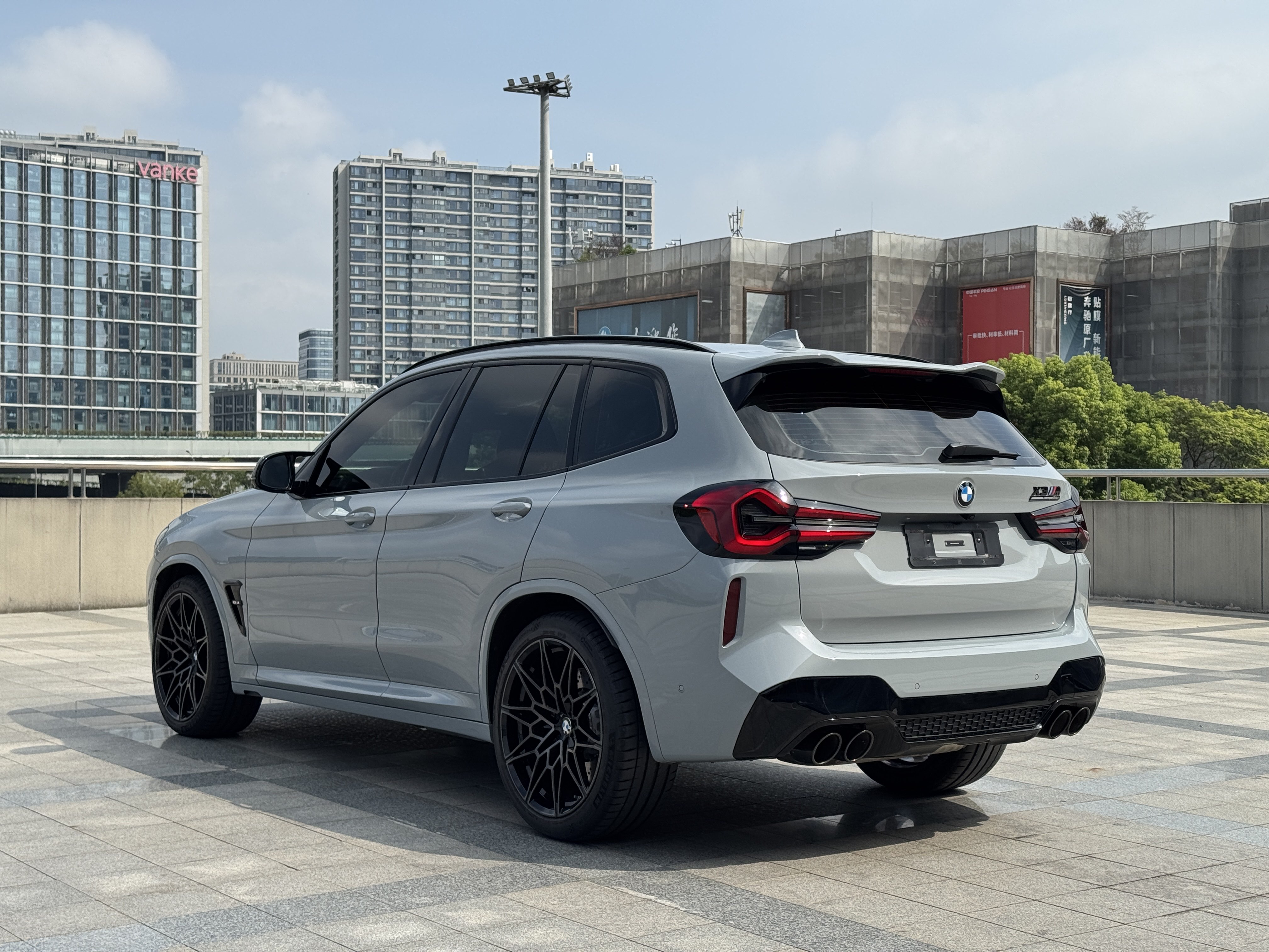 BMW X3 M 2024 #23 BMW X3 M 2024 صورة سيارة #23
