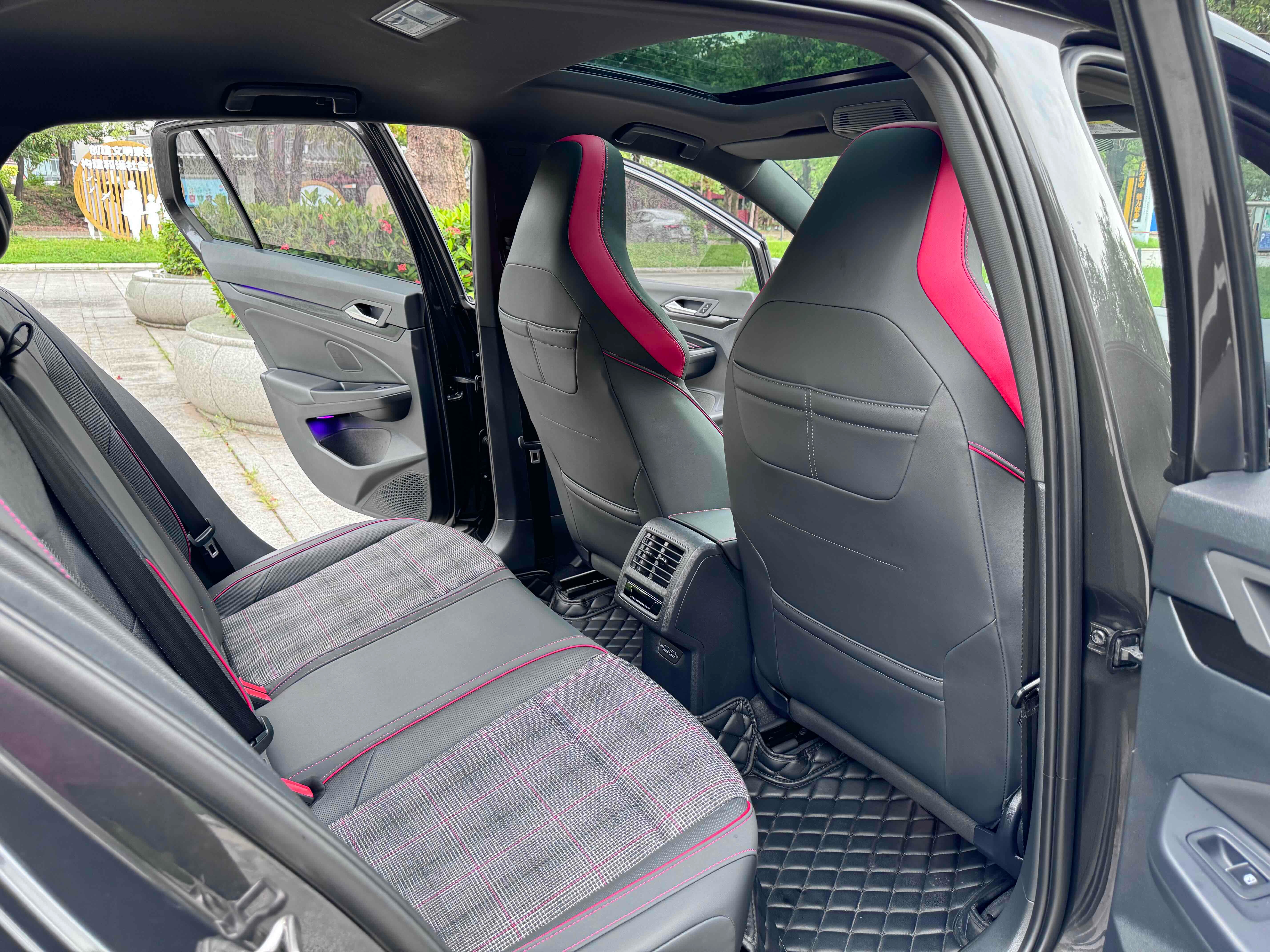 Volkswagen GolfGTI 2022 #23 Volkswagen GolfGTI 2022 car image #23