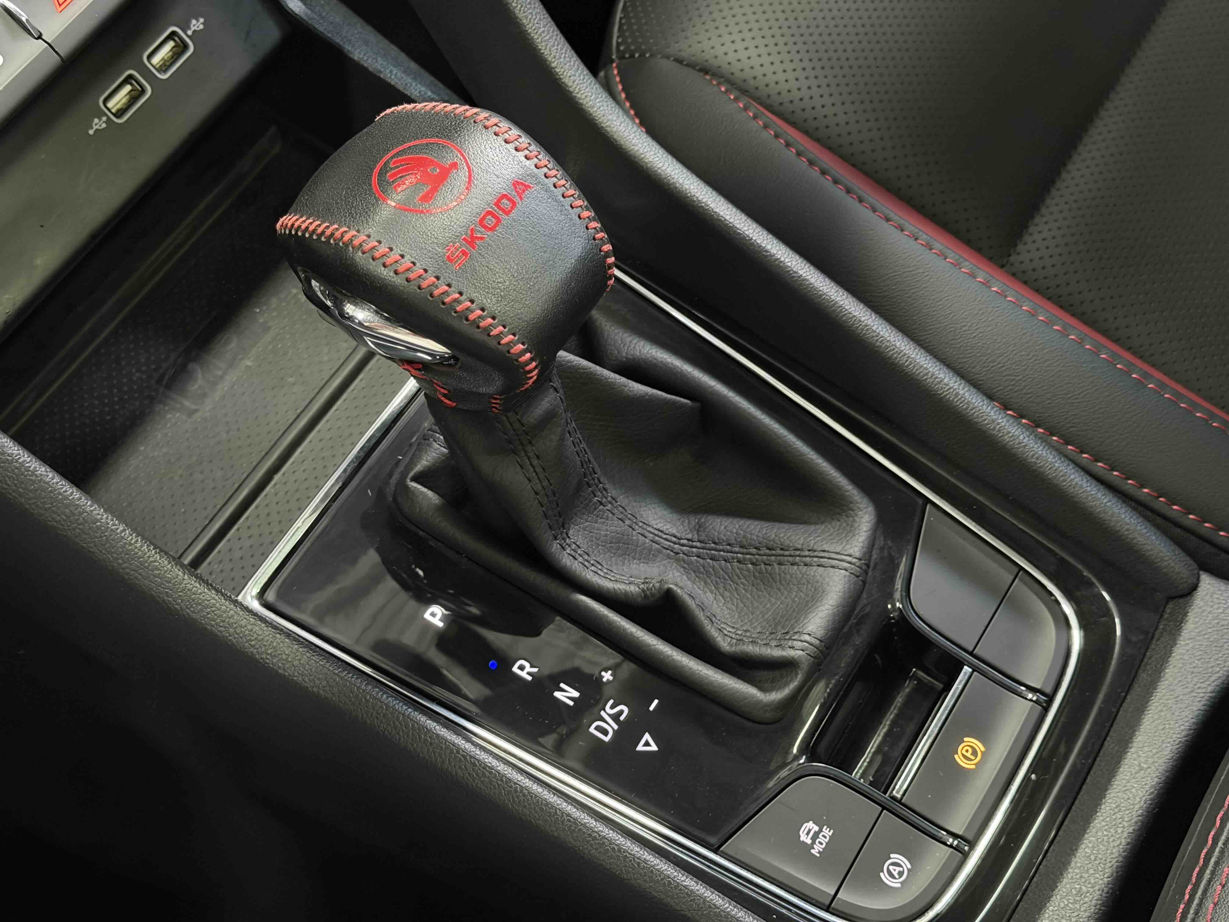 Skoda Karoq 2022 изображение автомобиля #23