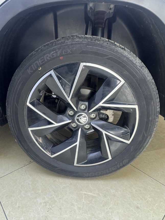 Skoda Kamiq 2022 imagen de coche #23