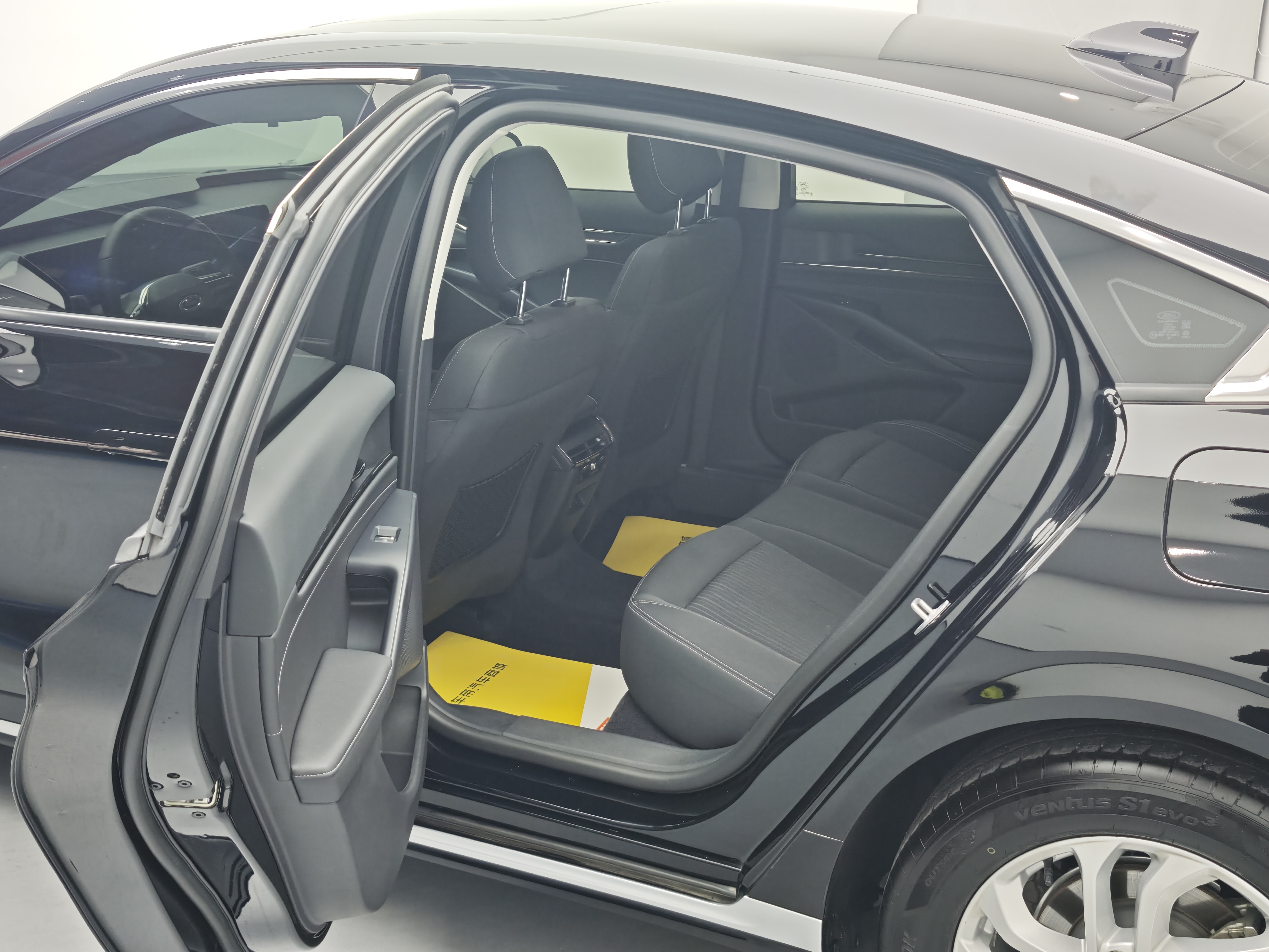 Ford Mondeo 2023 صورة سيارة #23