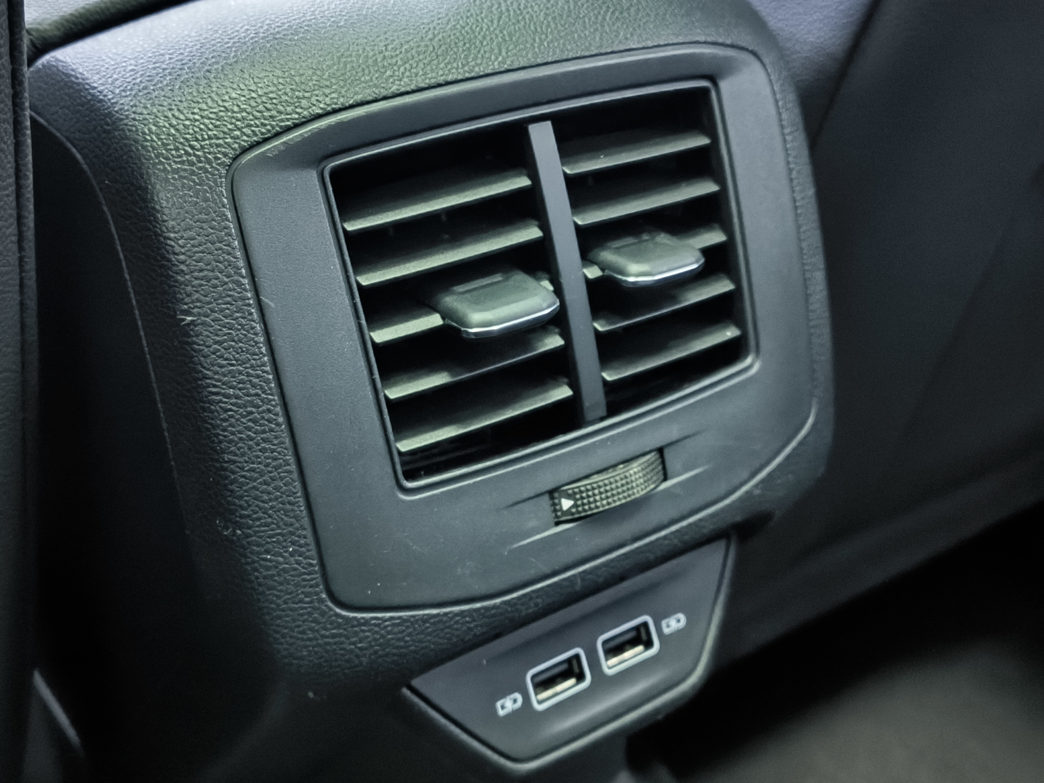 Volkswagen T-Roc 2022 car image #23