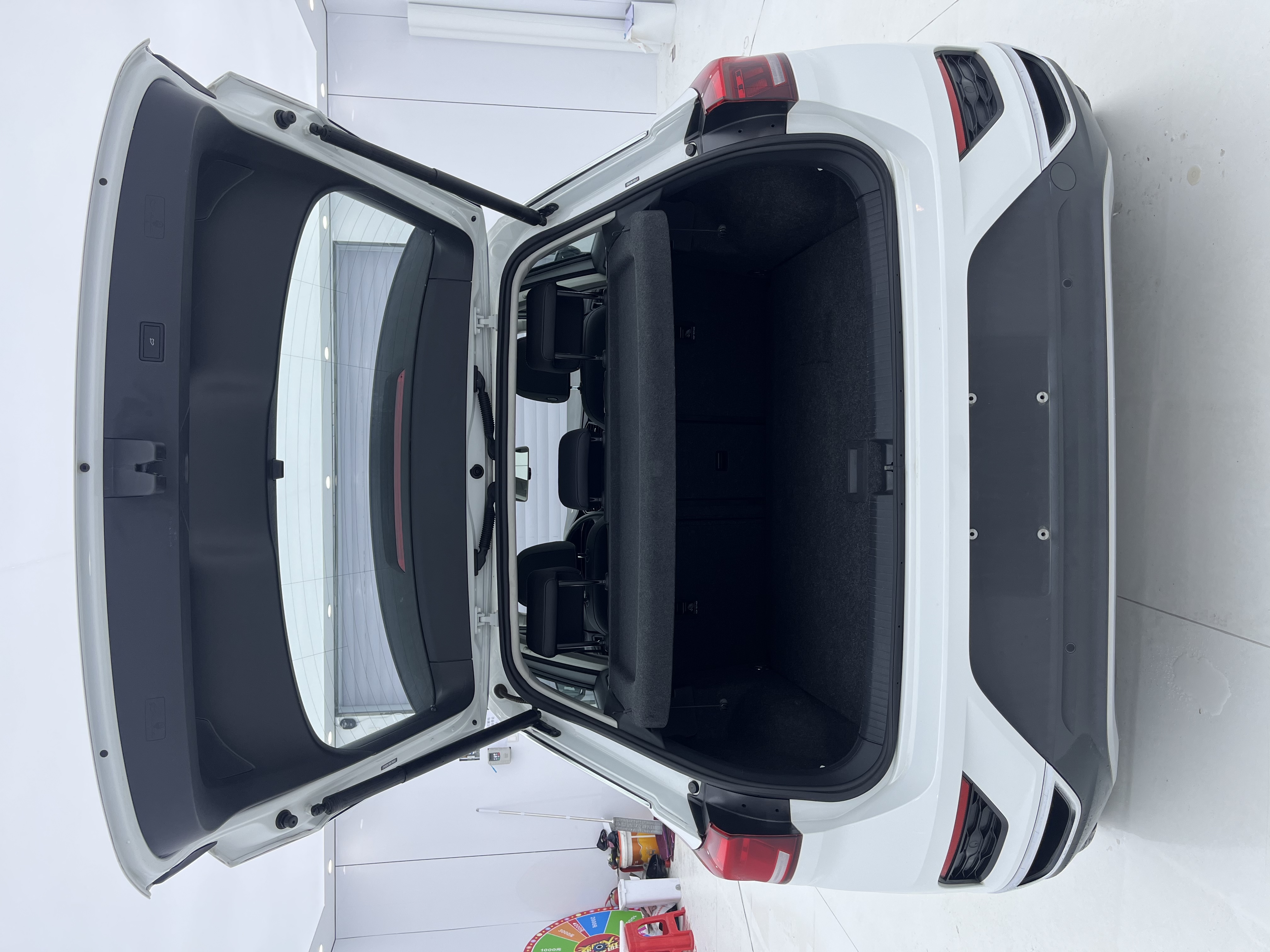 Volkswagen T-Roc 2022 immagine di auto #23