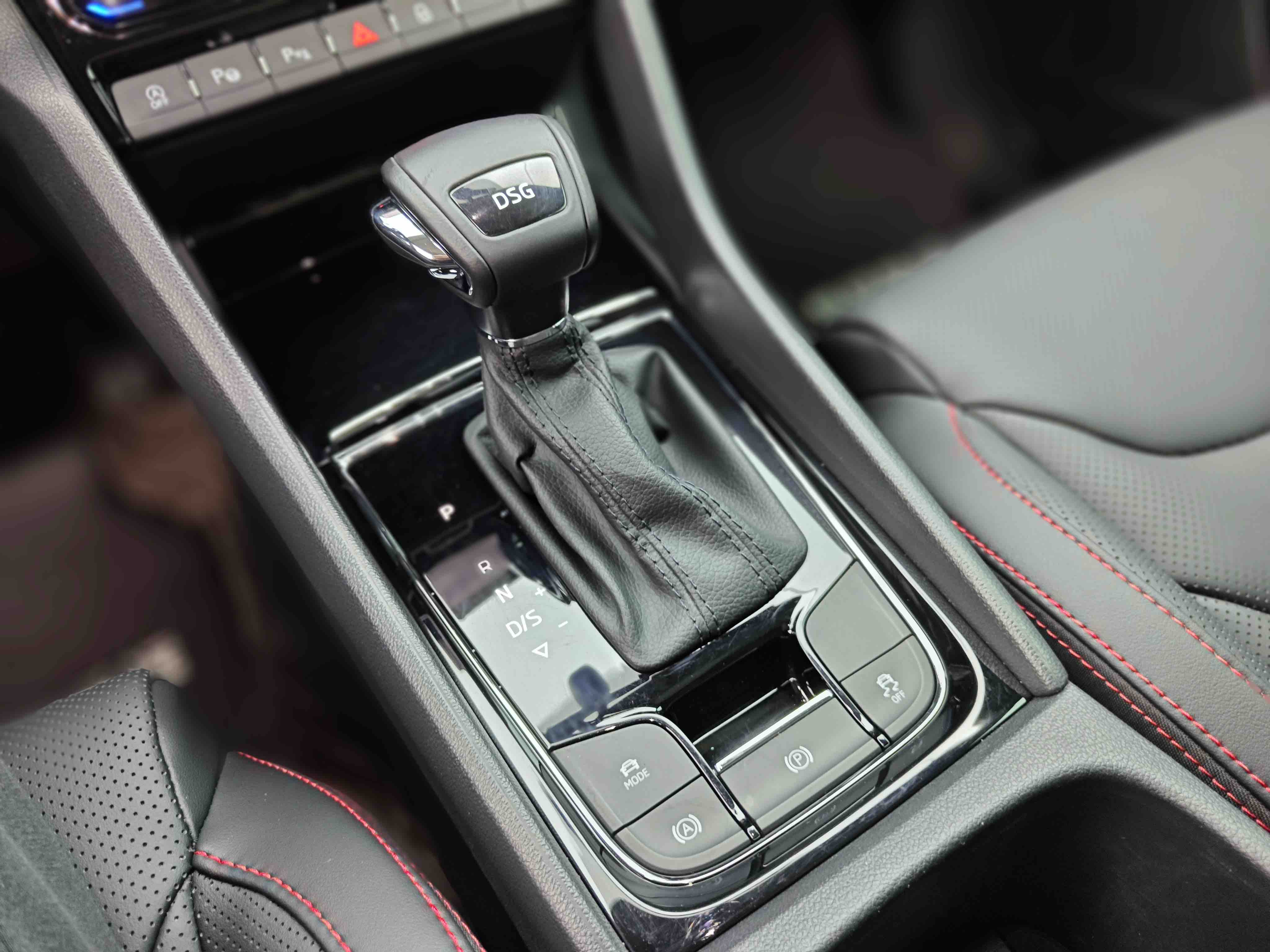 Skoda Kodiaq GT 2023 صورة سيارة #23