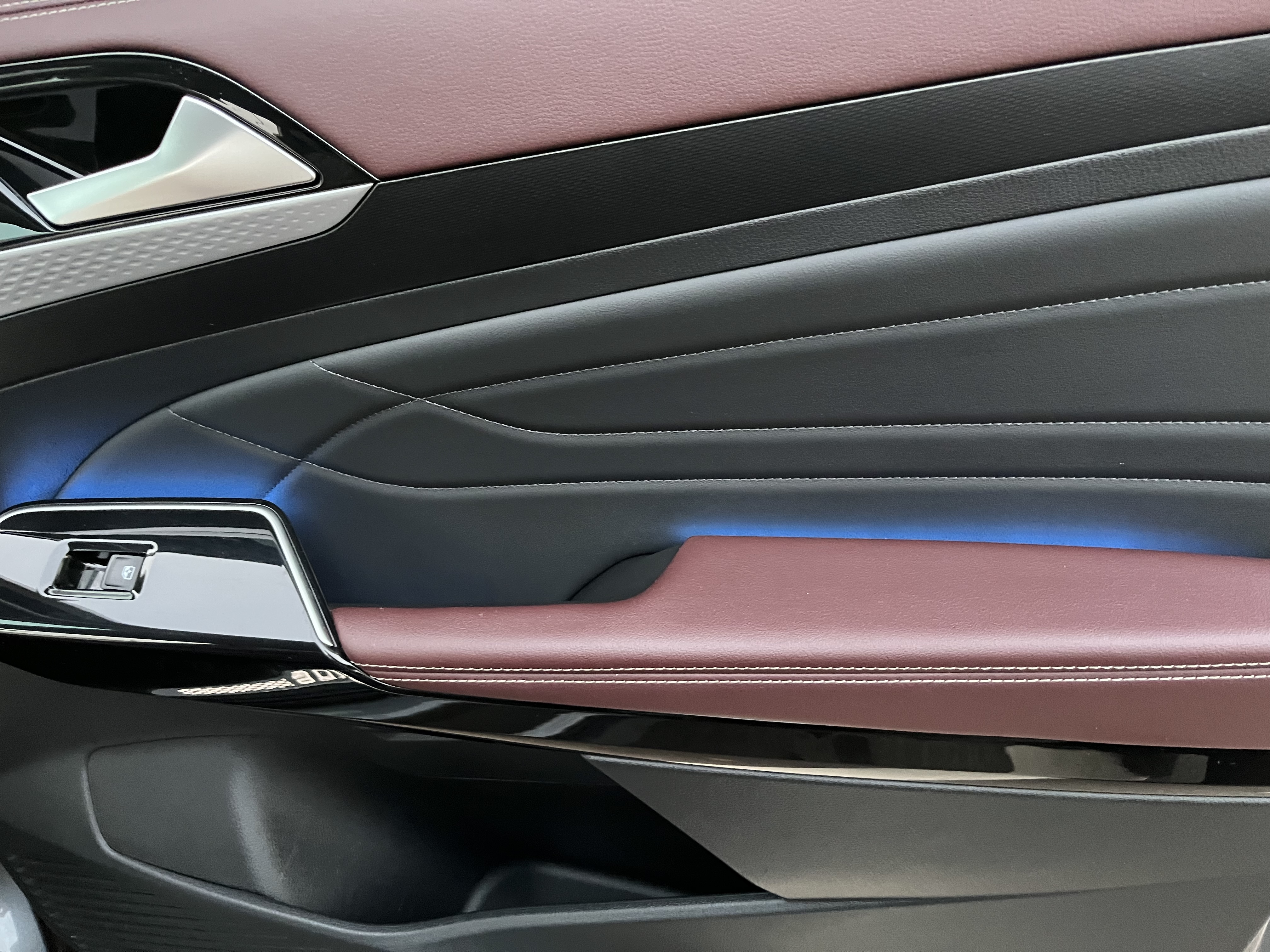 Volkswagen ID.6 X 2023 car image #23