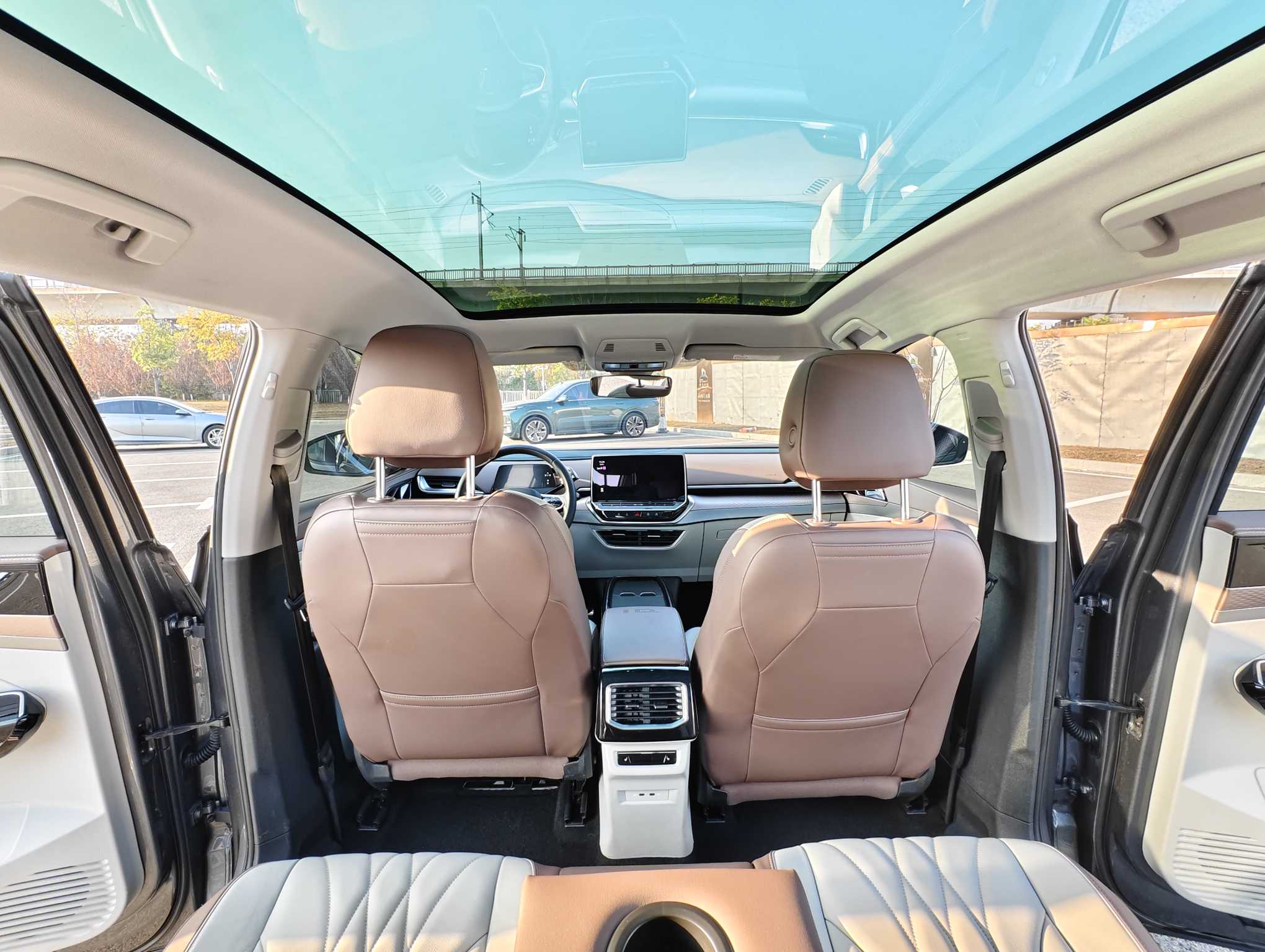 Volkswagen ID.6 X 2022 car image #23