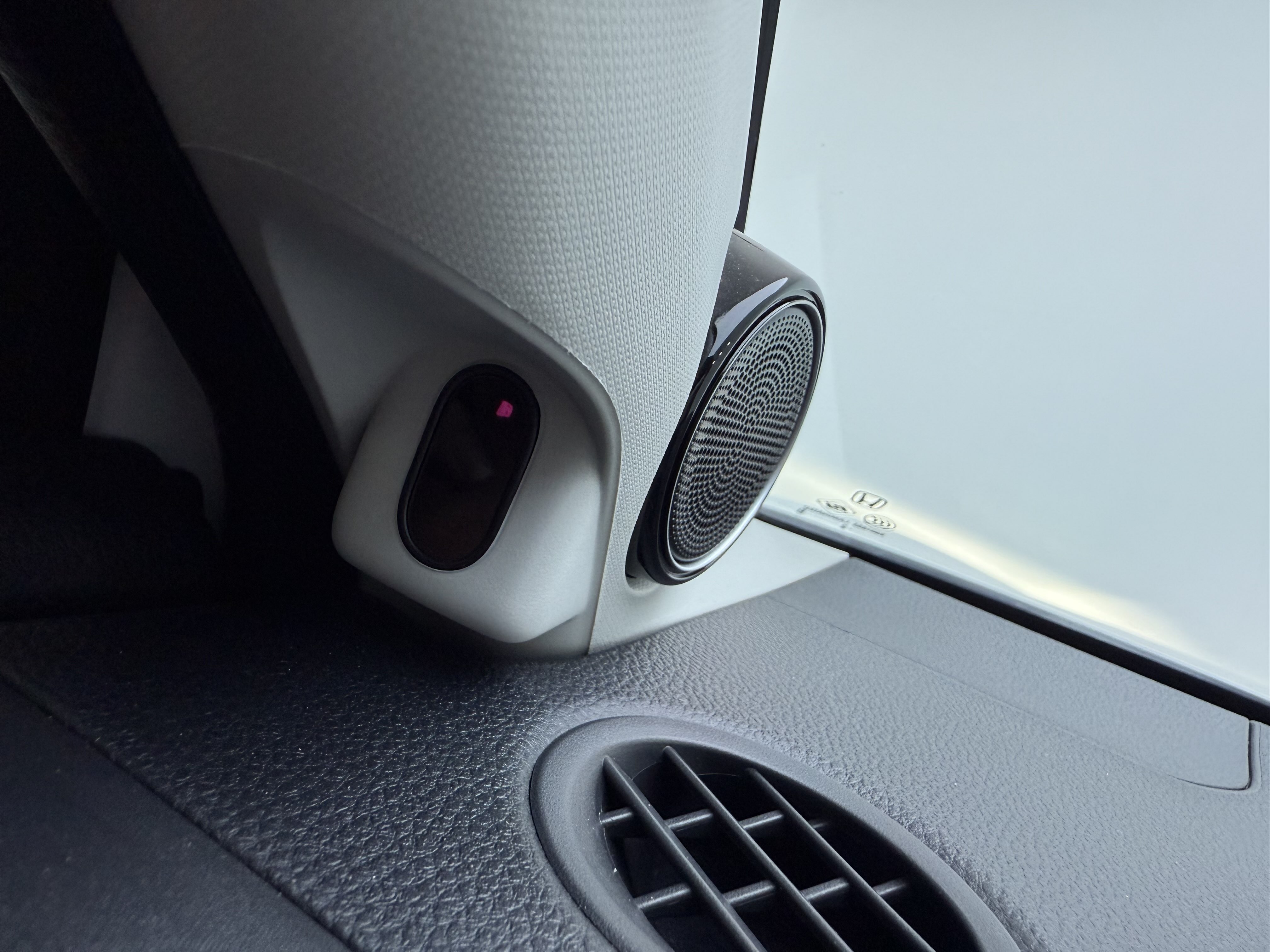 Honda e:NS1 2022 car image #23