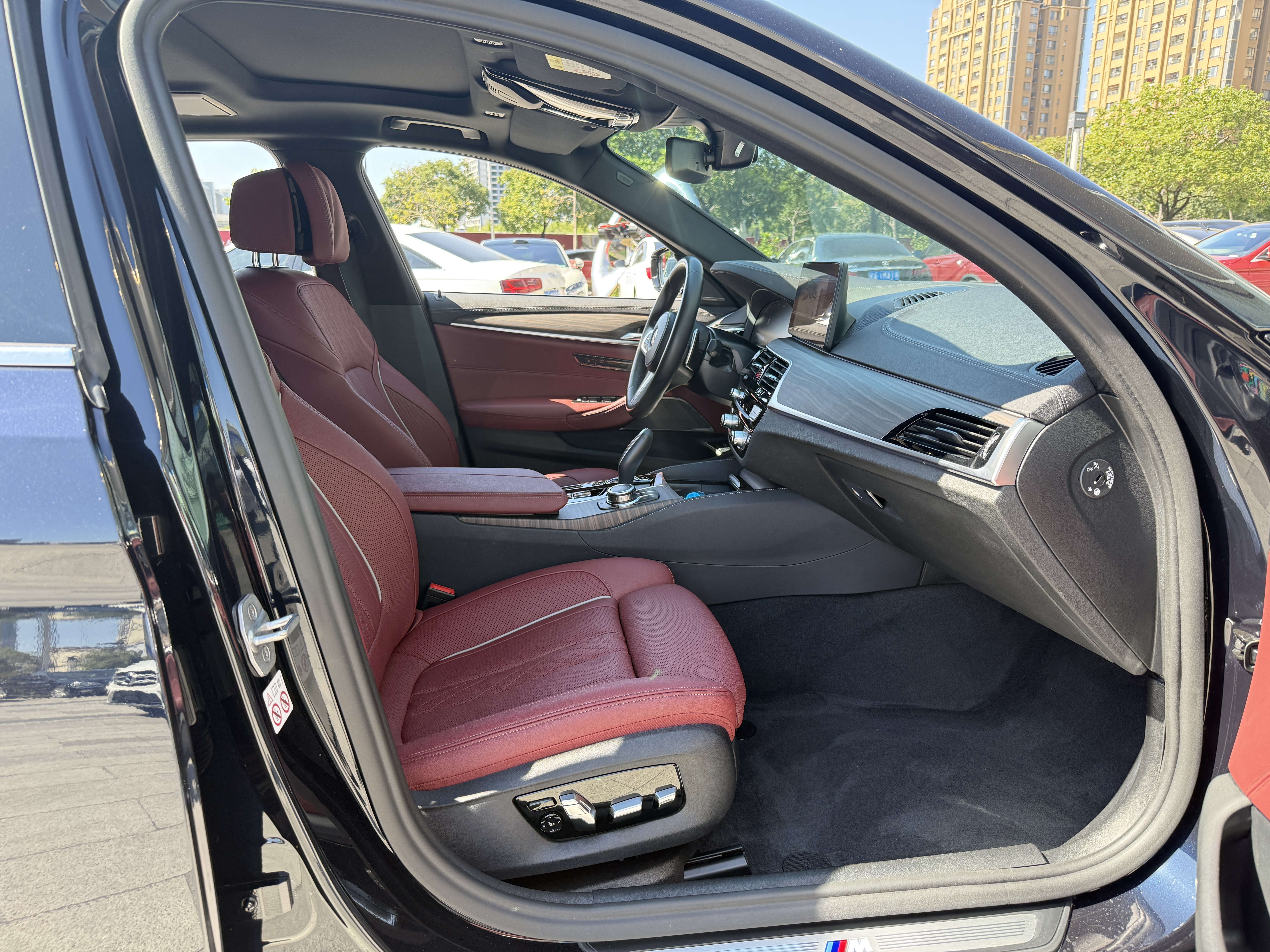 BMW 5 Series 2022 #23 BMW 5 Series 2022 car image #23