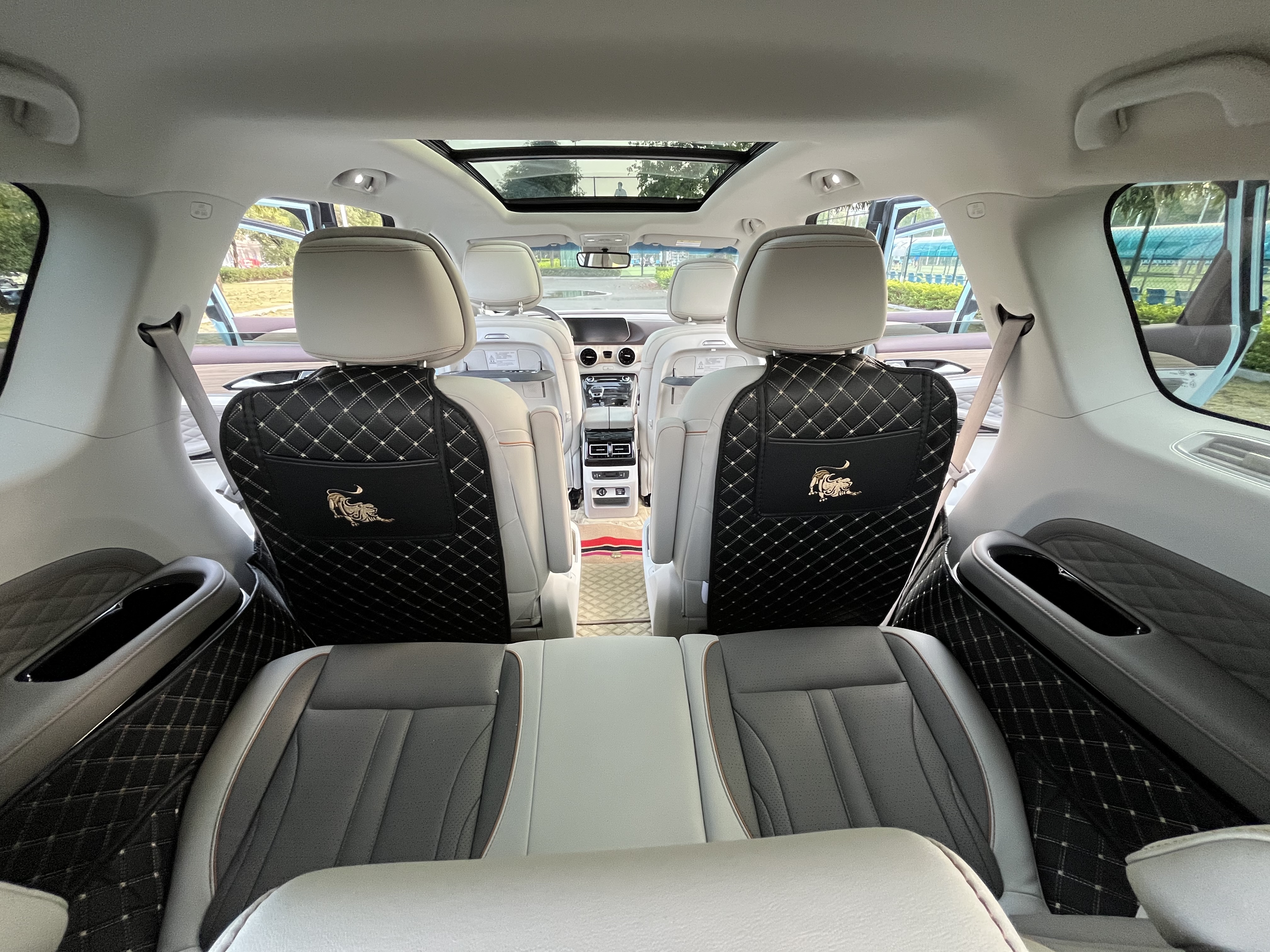 Forthing Yacht 2022 car image #23