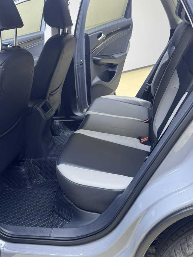 VS5 2023 car image #23