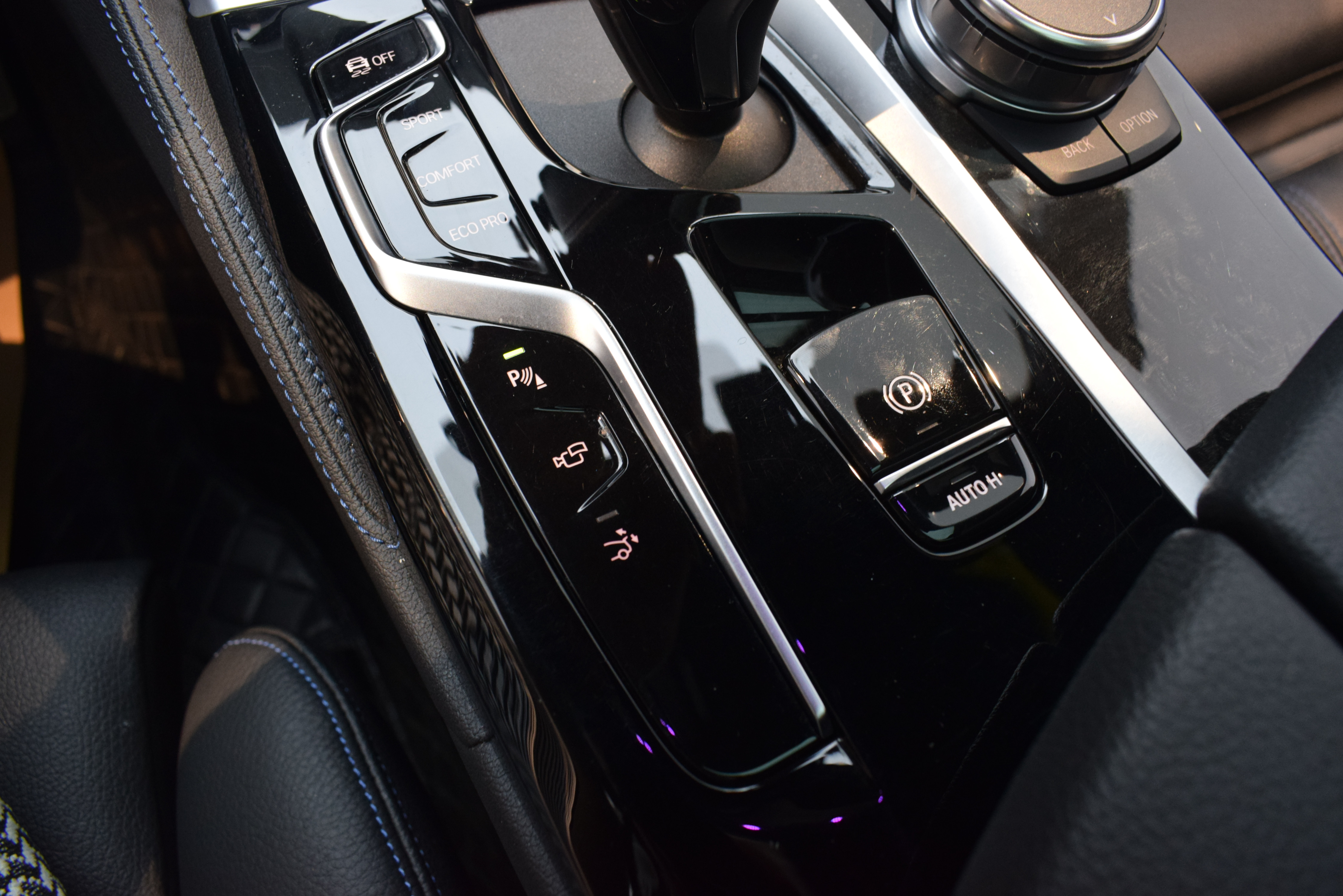 BMW 6 Series GT 2023 car image #23