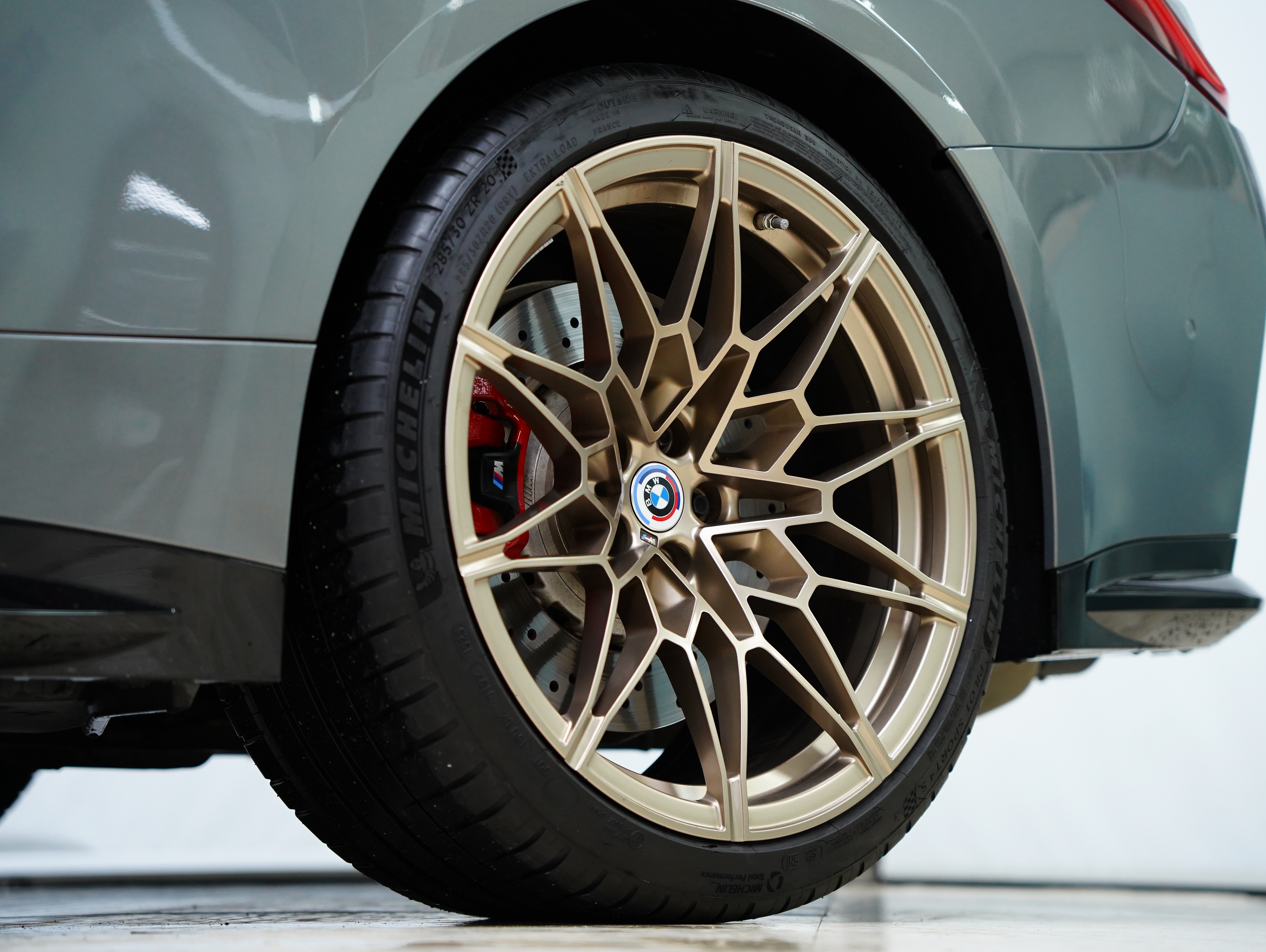 BMW M4 2023 car image #23