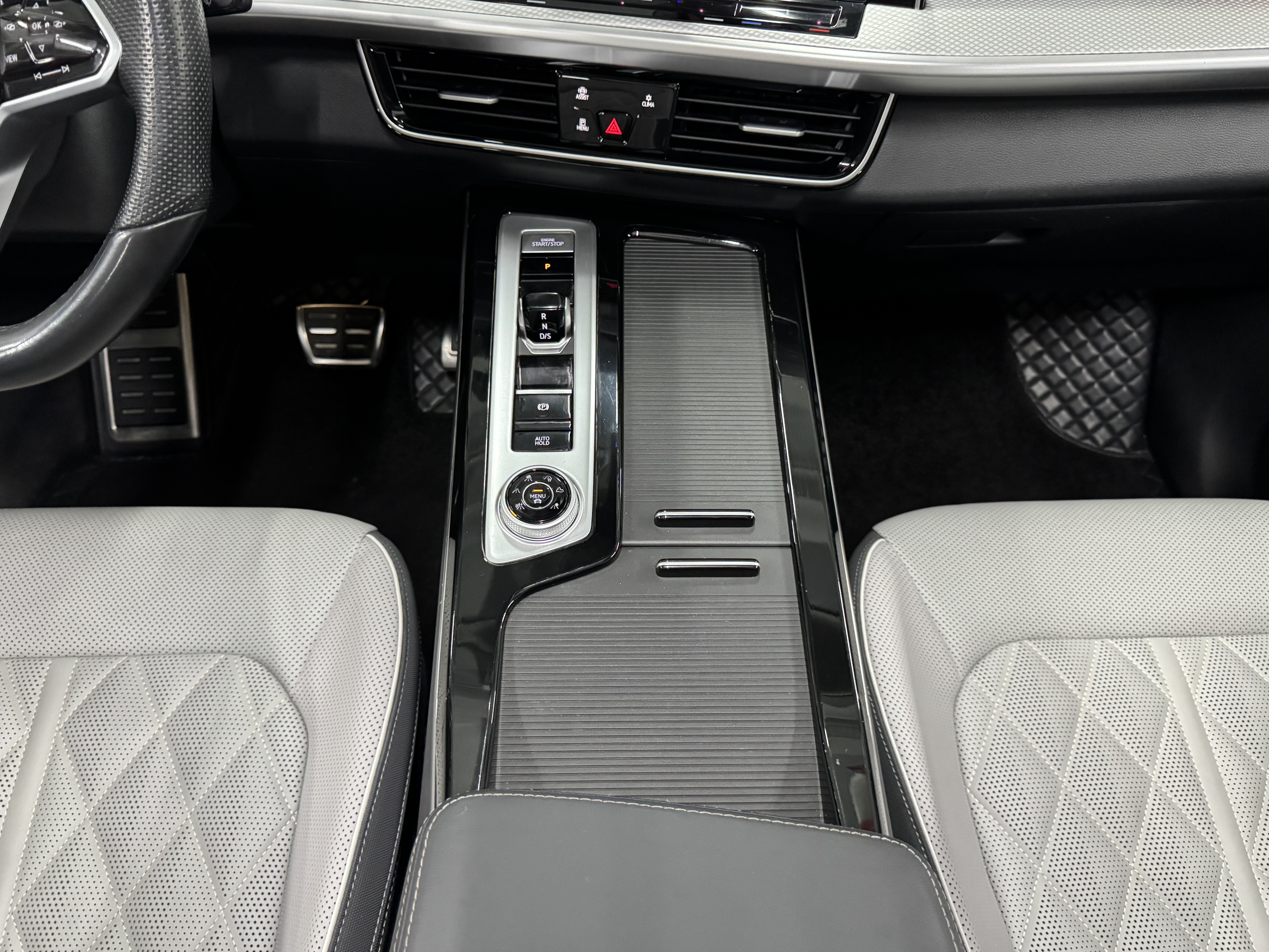 Volkswagen Tavendor 2024 immagine di auto #23