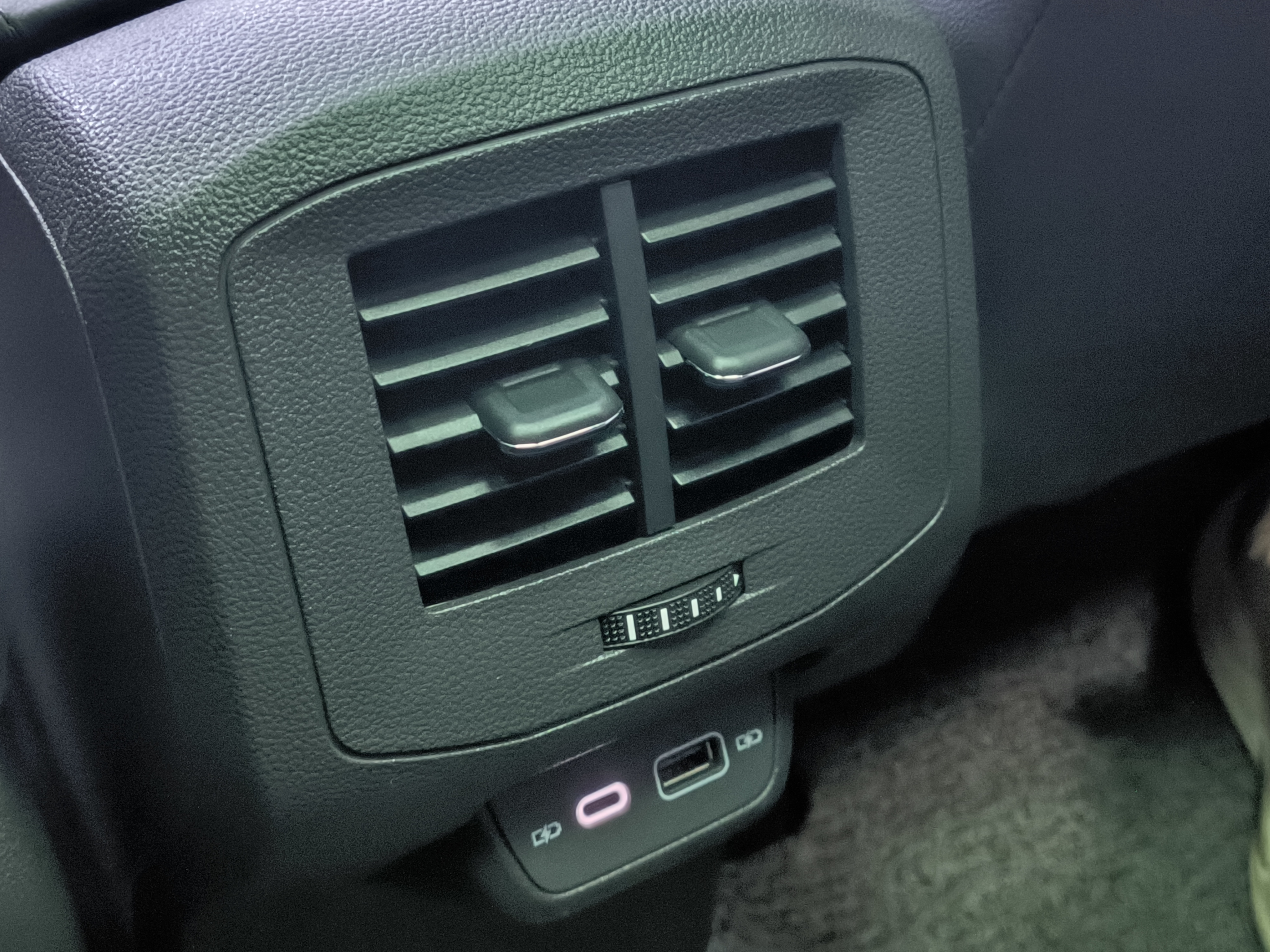 Volkswagen T-Cross 2023 #23 Volkswagen T-Cross 2023 car image #23