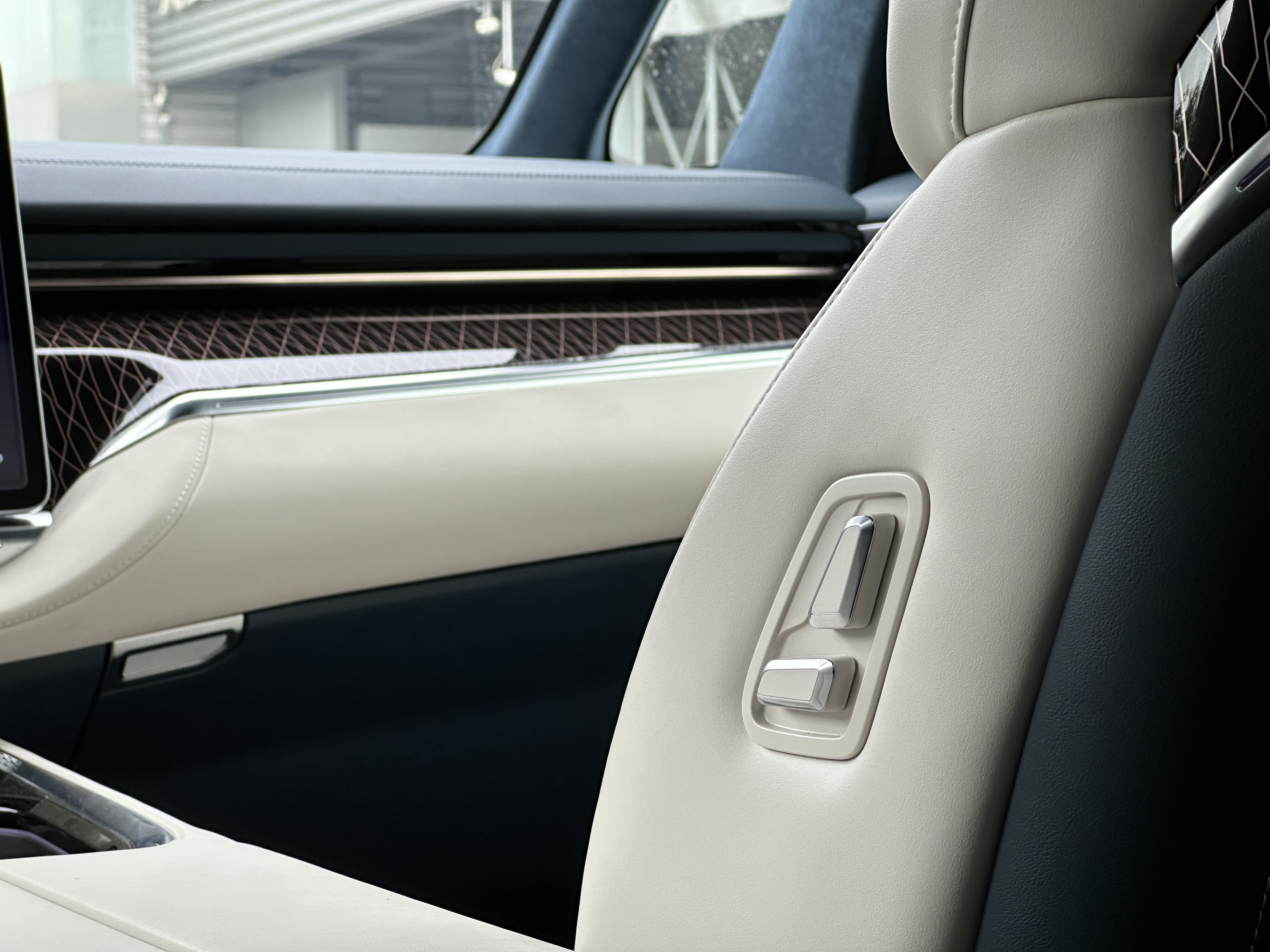 极氪 极氪009 2023 汽车图片 #23