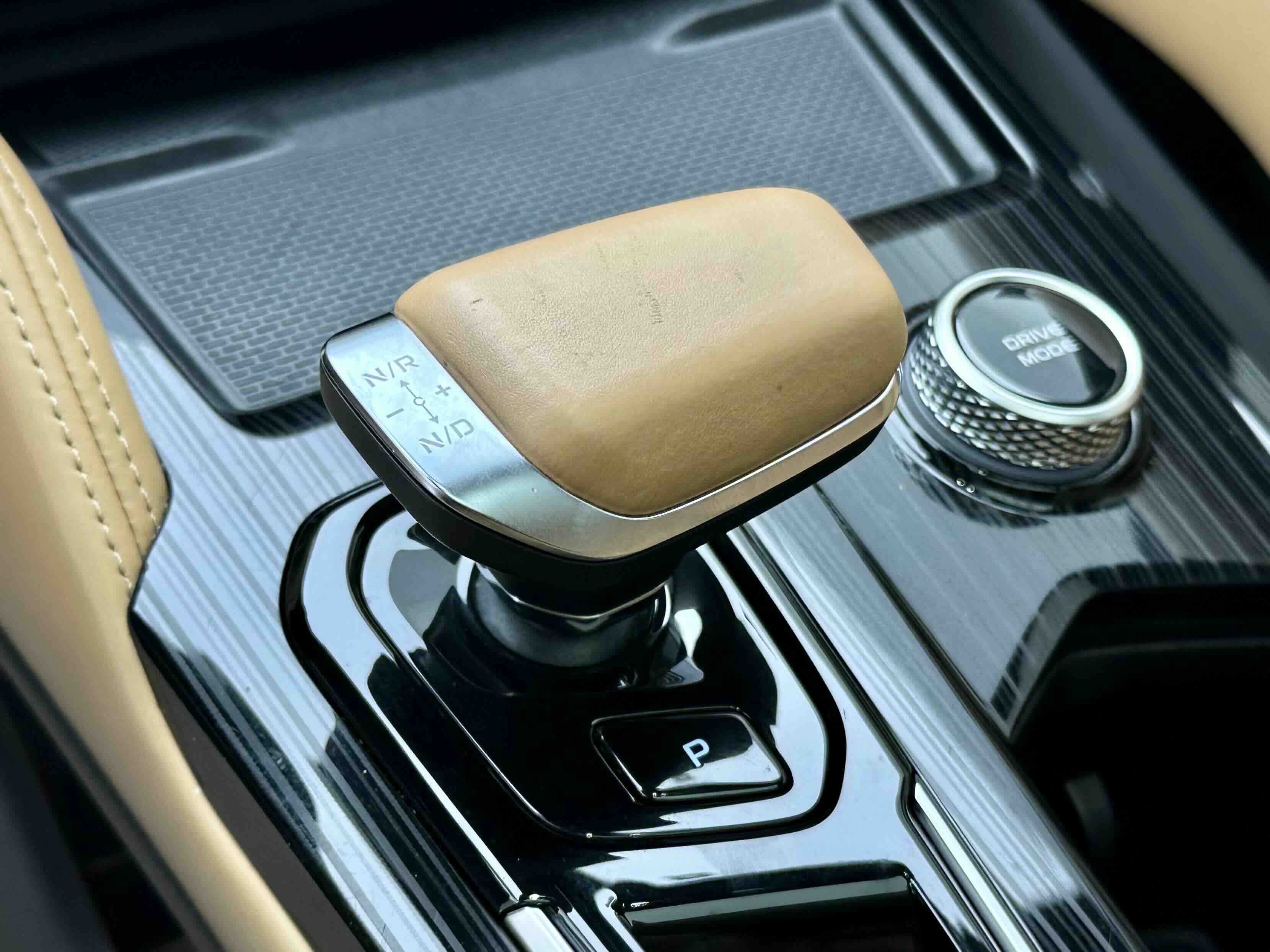 GEELY Monjaro EREV 2023 immagine di auto #23