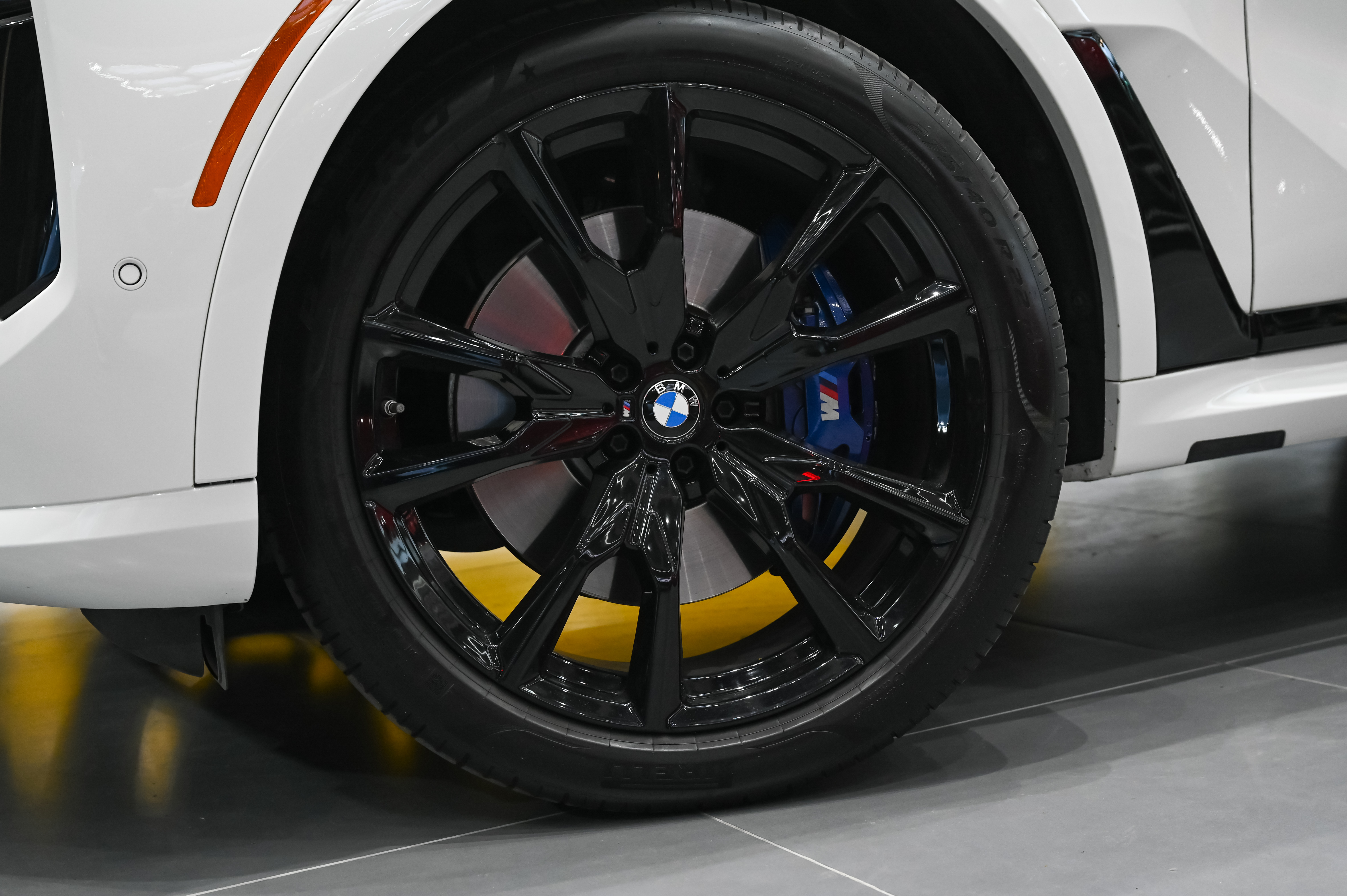 BMW 2023 car image #23