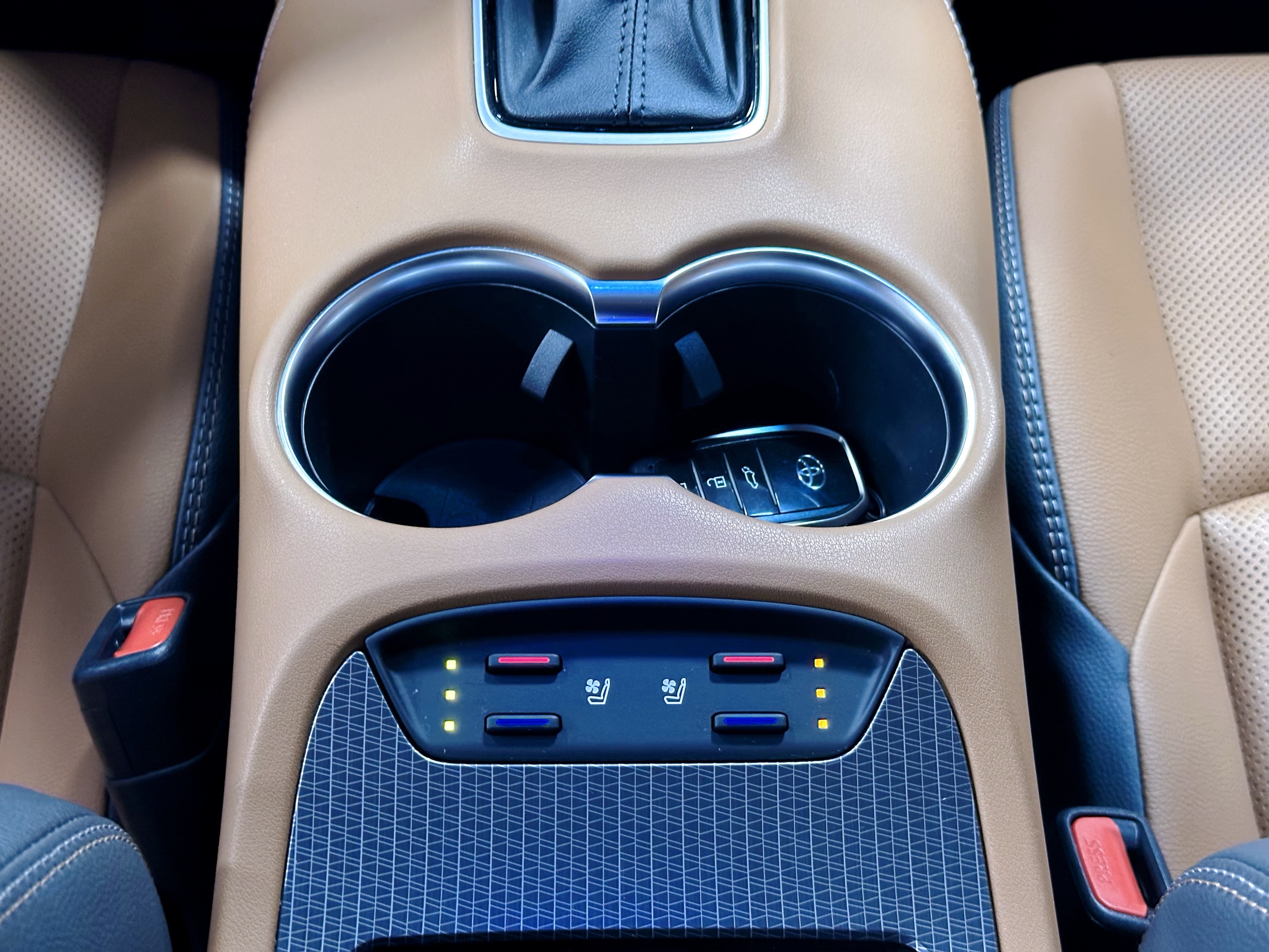 Toyota Venza 2024 car image #23