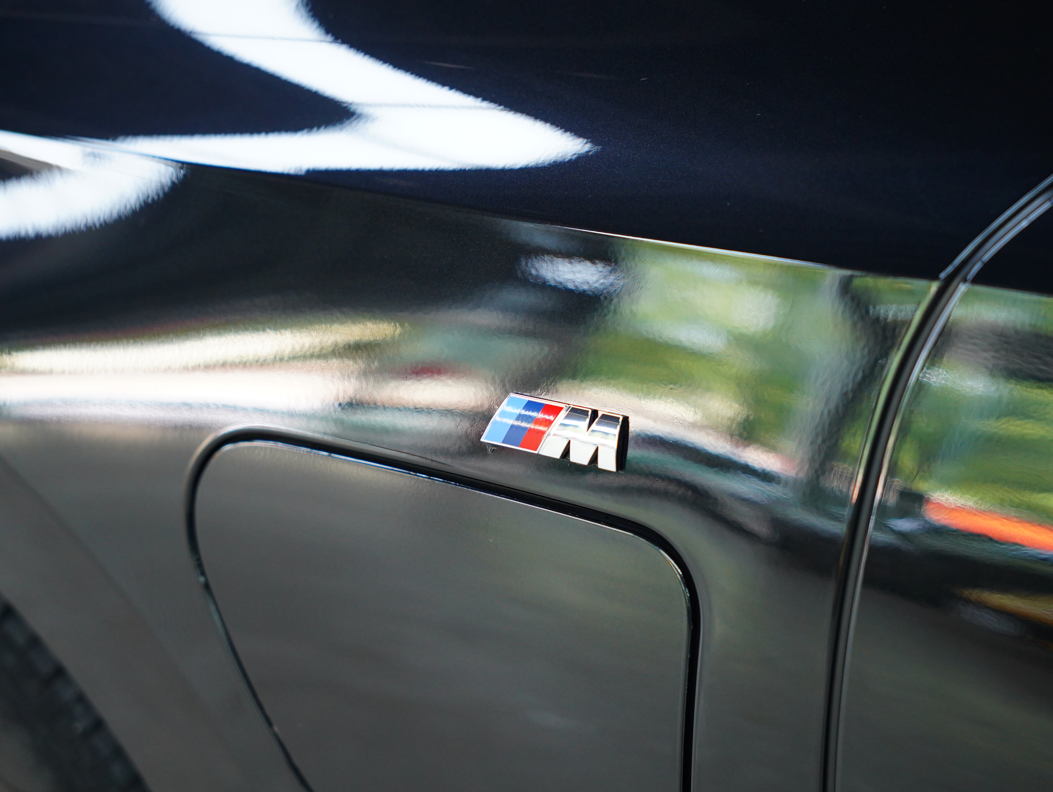 BMW i7 M70L 2023 #23 BMW i7 M70L 2023 car image #23