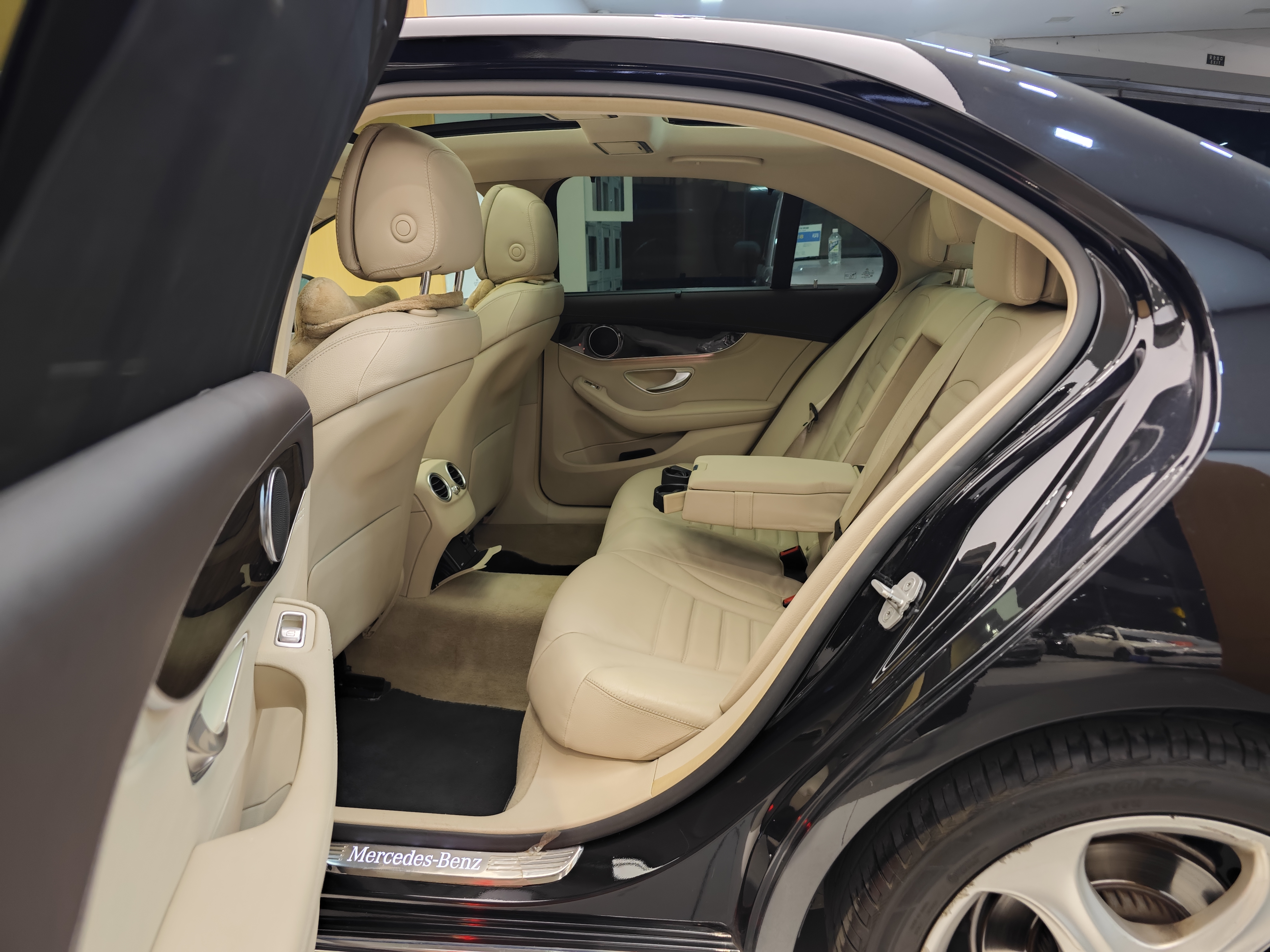 Mercedes-Benz C Class 2015 car image #23
