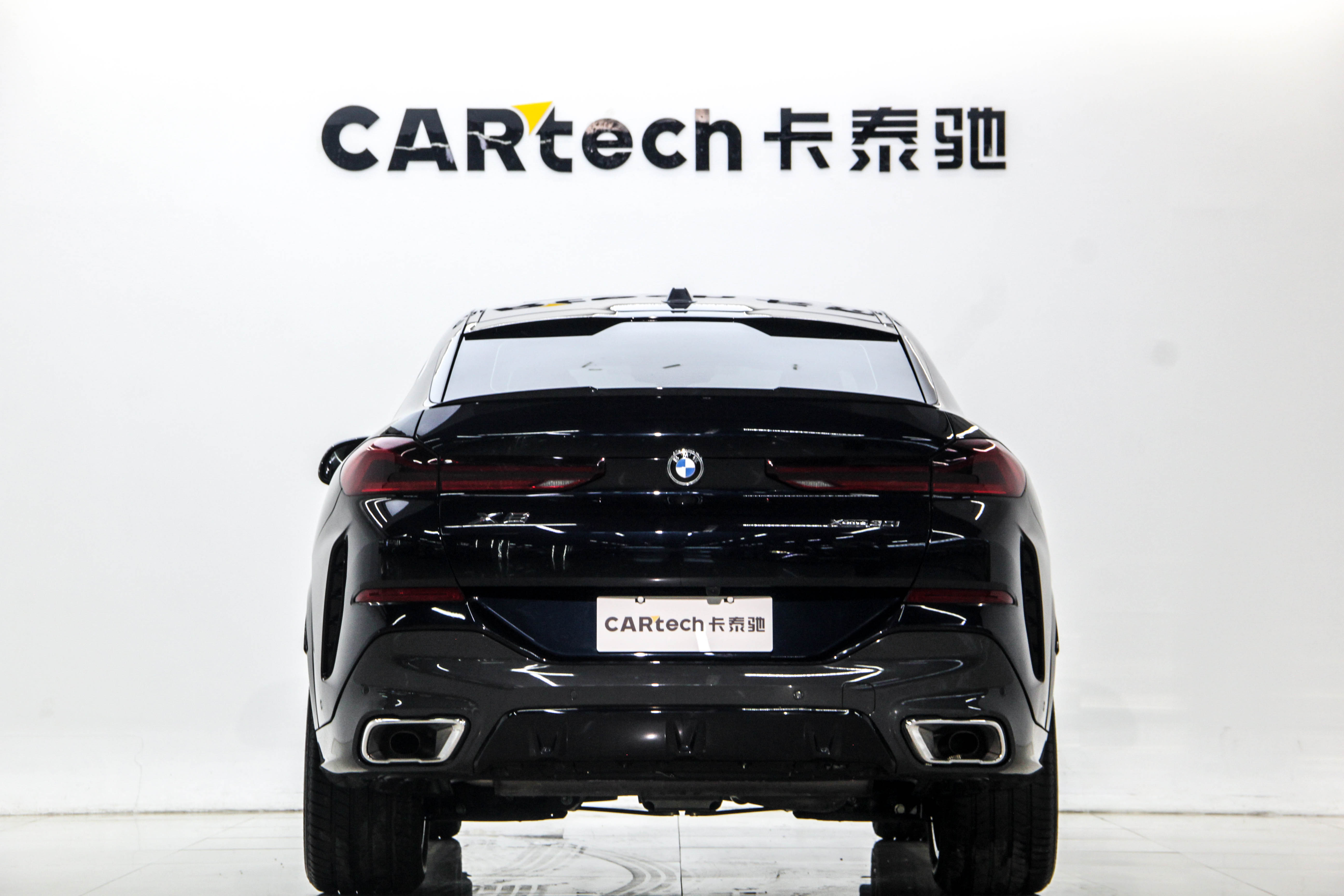 BMW X6 2023 car image #23