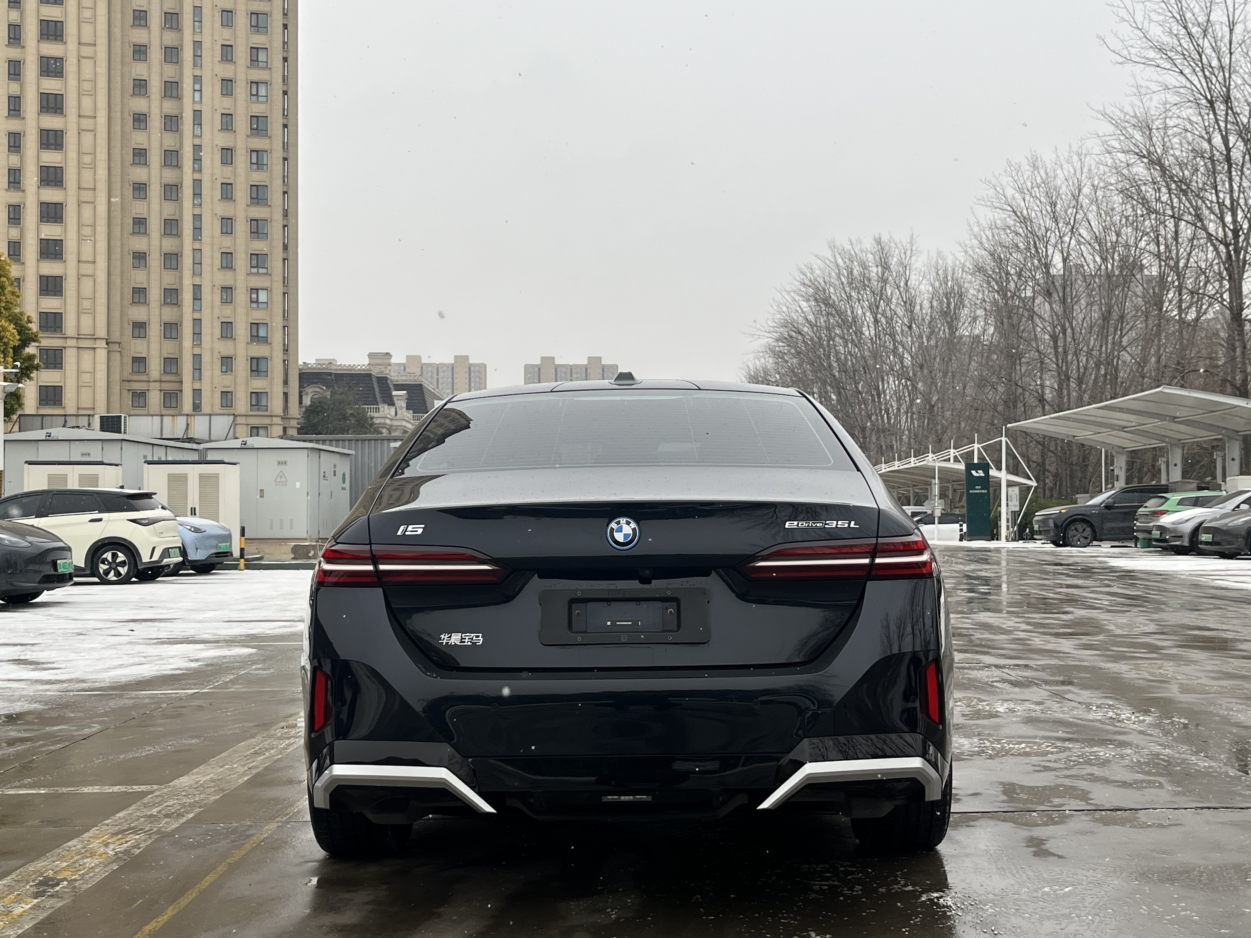 BMW i5 2024 car image #23