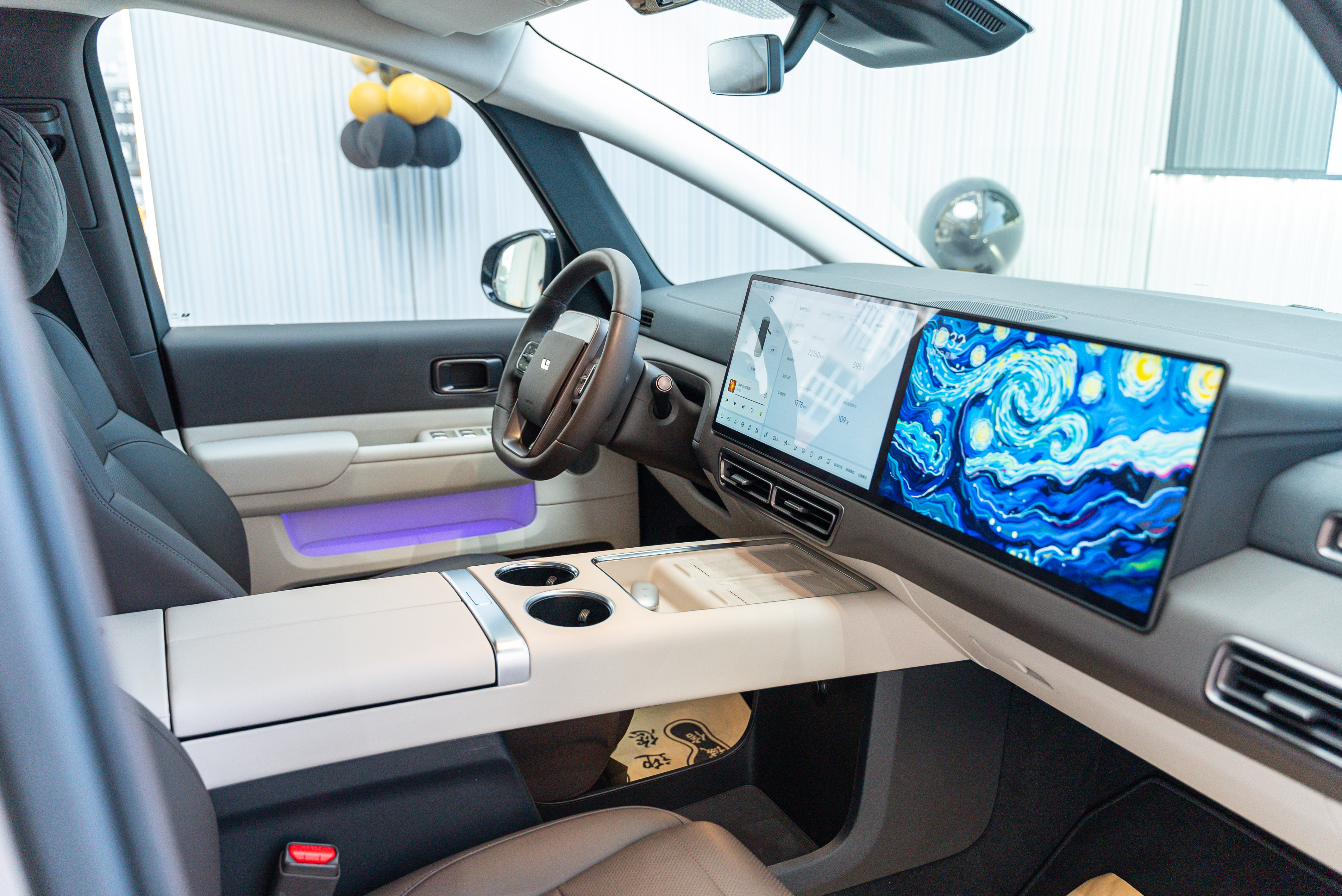 理想汽车 理想MEGA 2024 汽车图片 #23