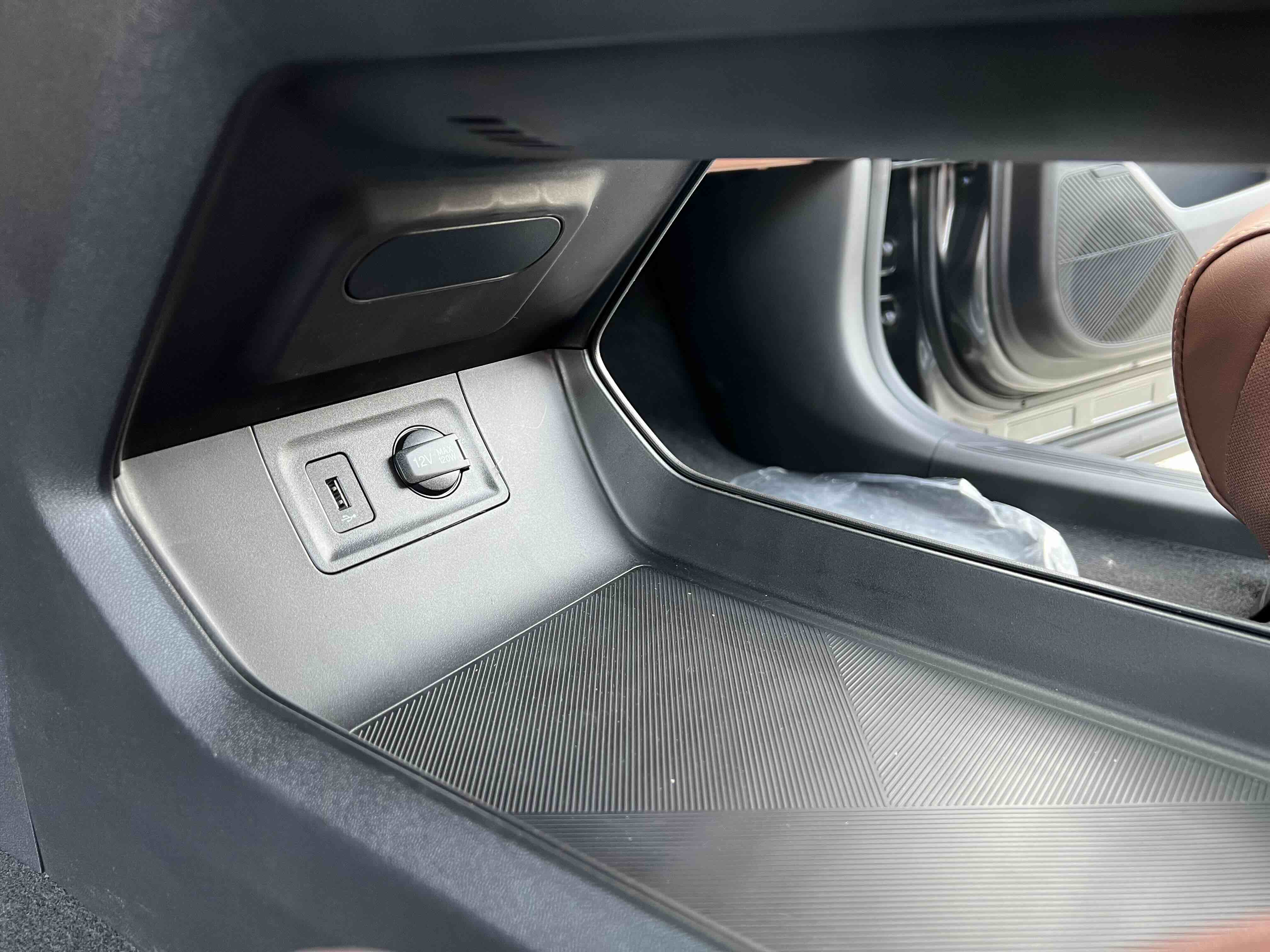 Changan UNI-Z PHEV 2026 car image #23