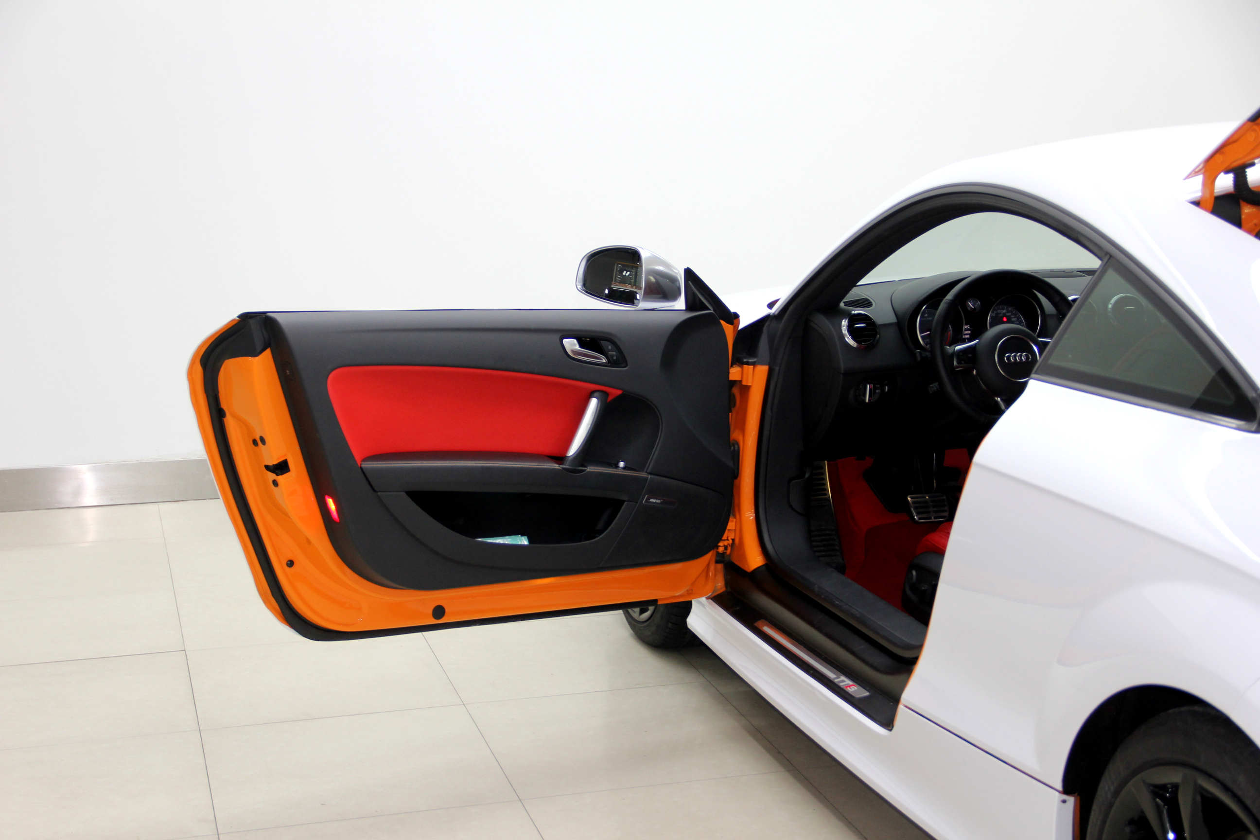 Audi TTS 2011 #23 Audi TTS 2011 car image #23