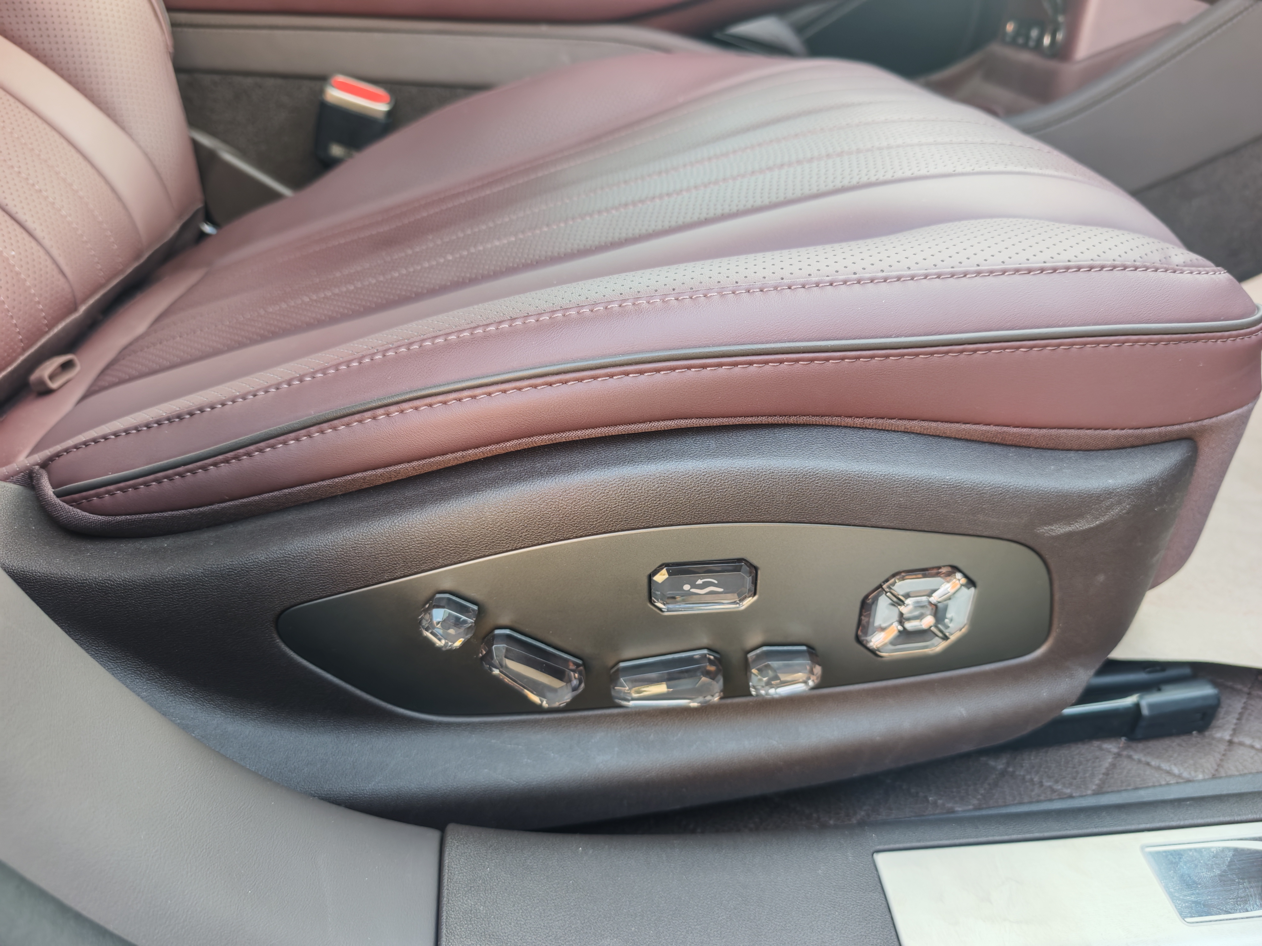 Denza Z9GT 2024 #23 Denza Z9GT 2024 car image #23