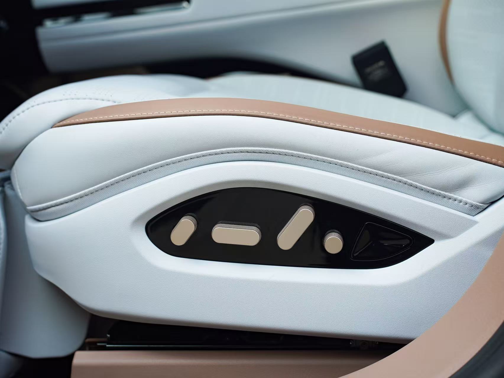 Avatr 07 2025 imagem de carro #23