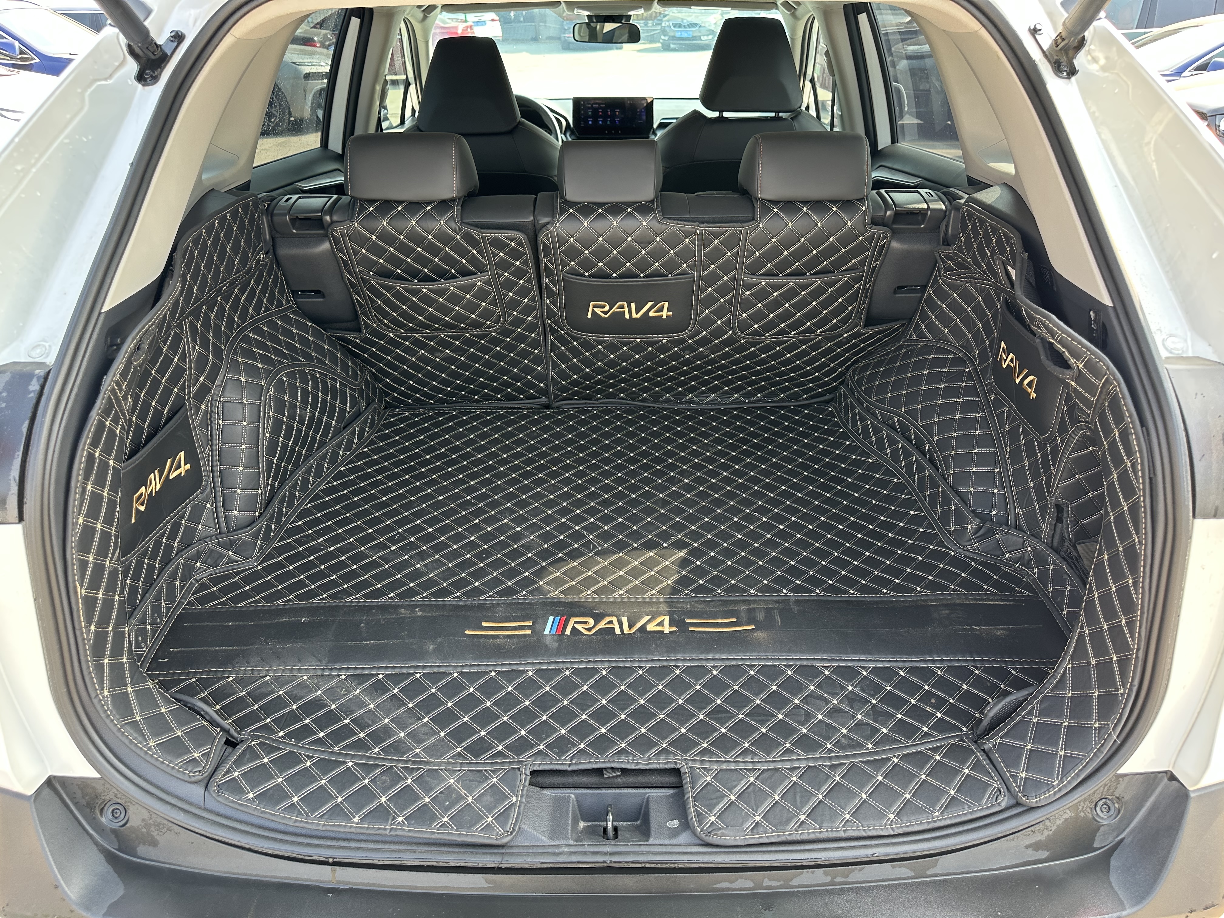 Toyota RAV4 2024 car image #23