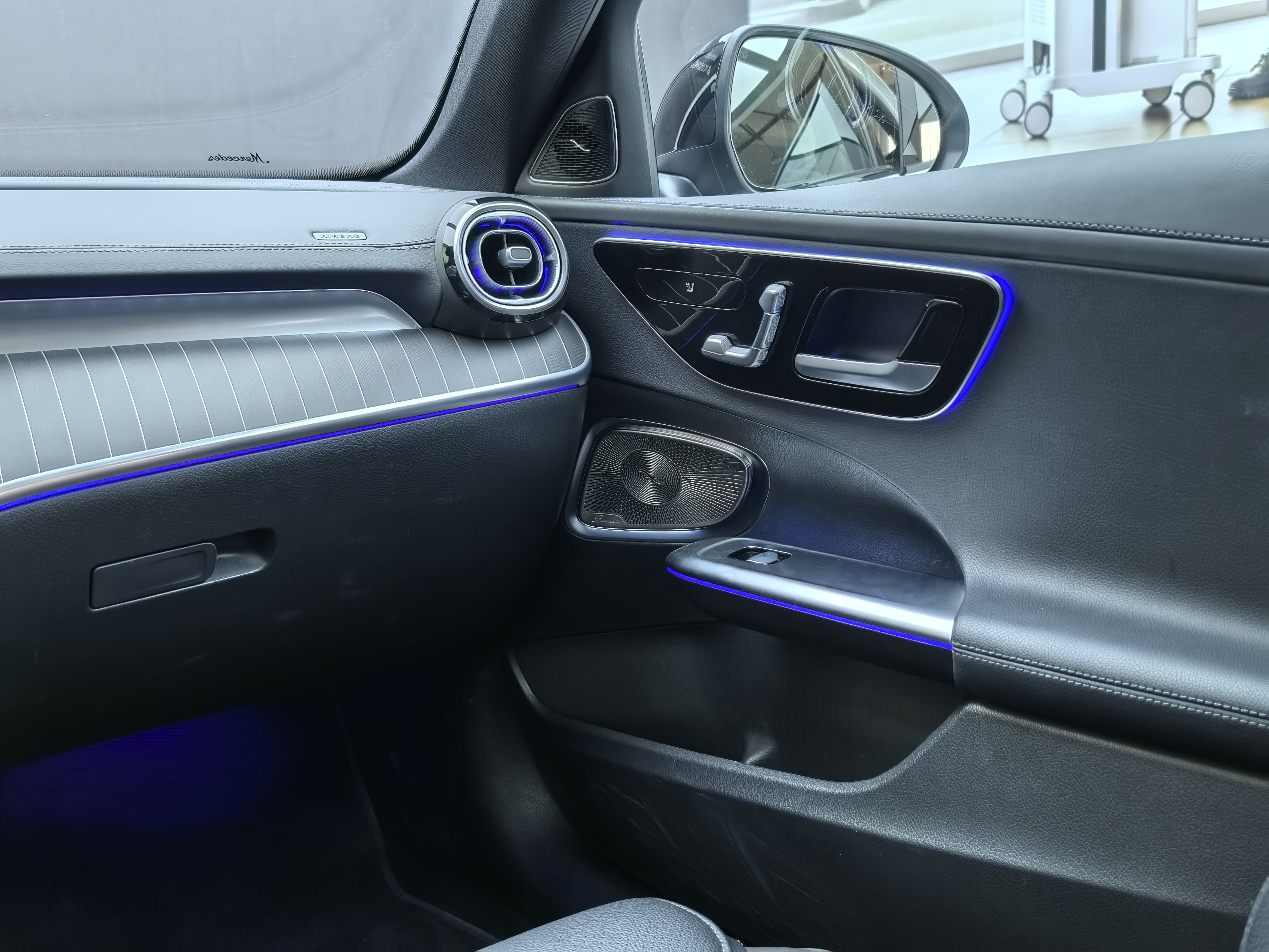 Mercedes-Benz C Class 2024 car image #23
