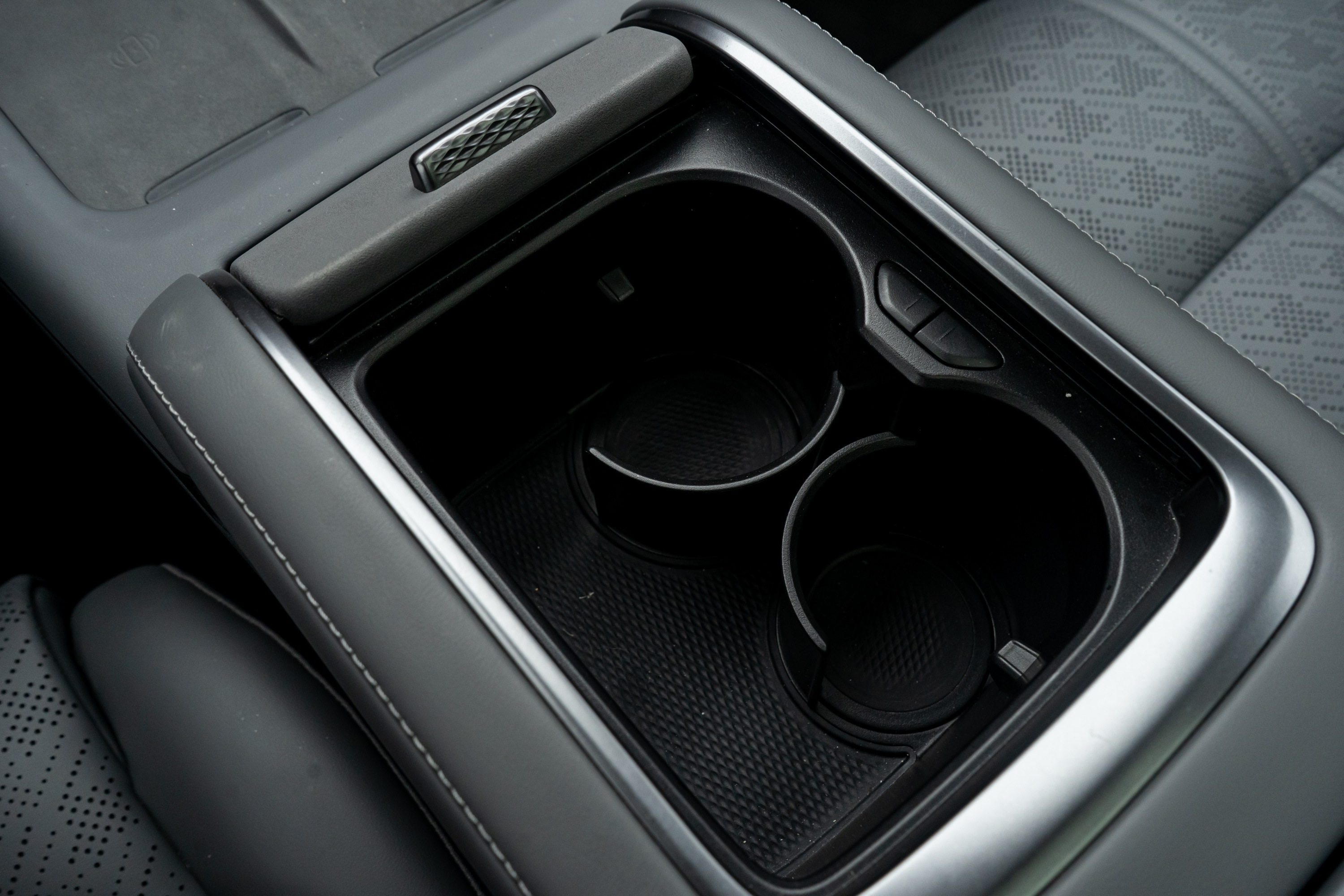 Zeekr 7X 2024 car image #23
