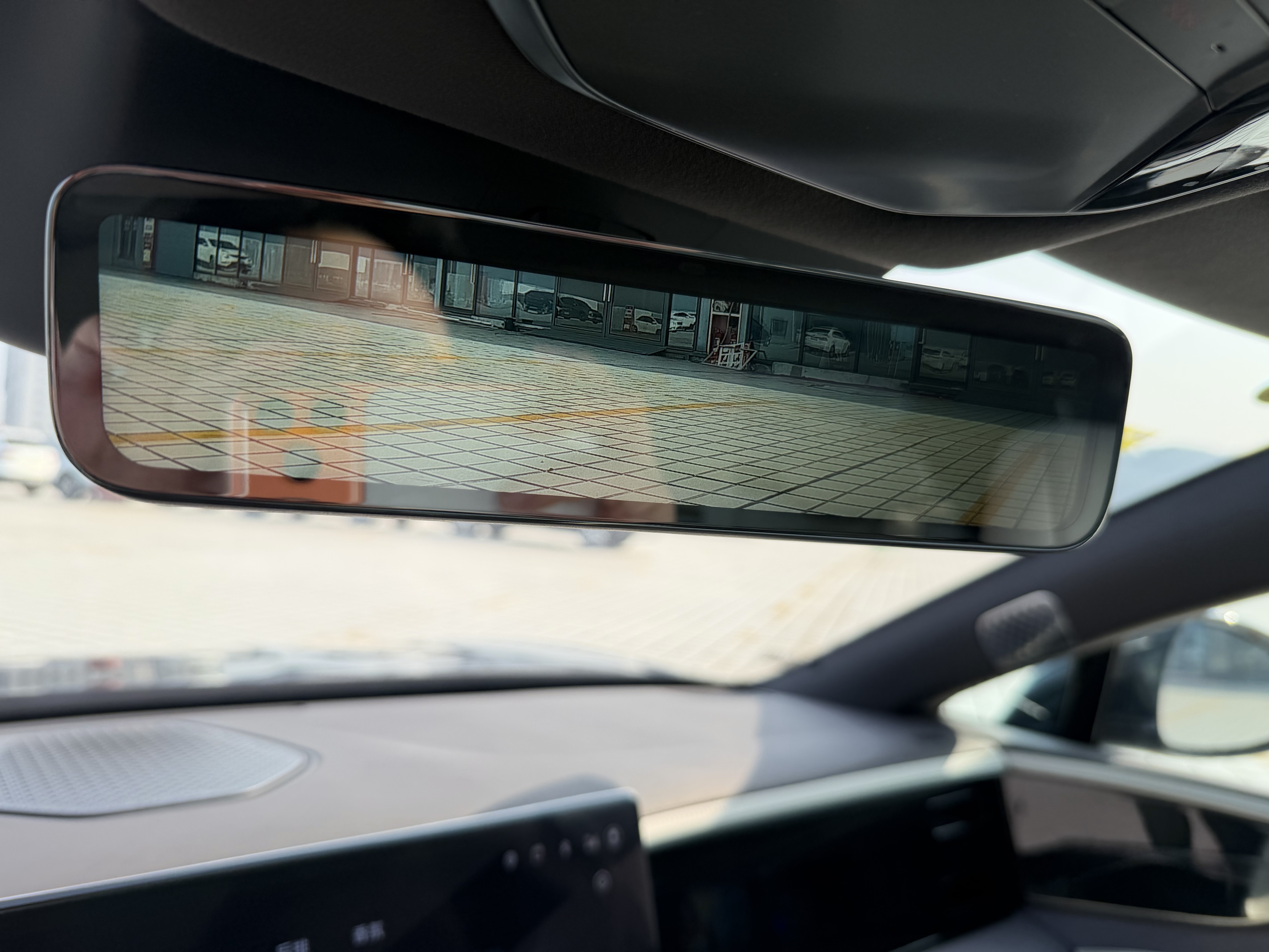 Denza Z9 2025 car image #23