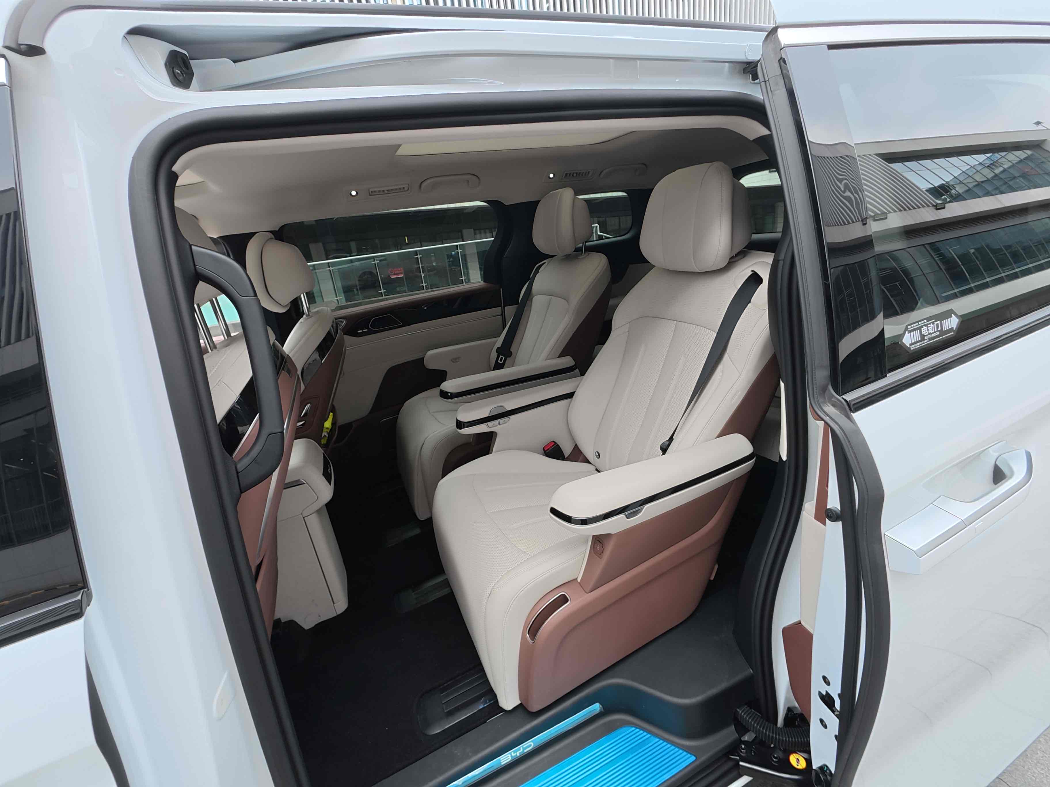 BYD Xia 2025 #23 BYD Xia 2025 car image #23