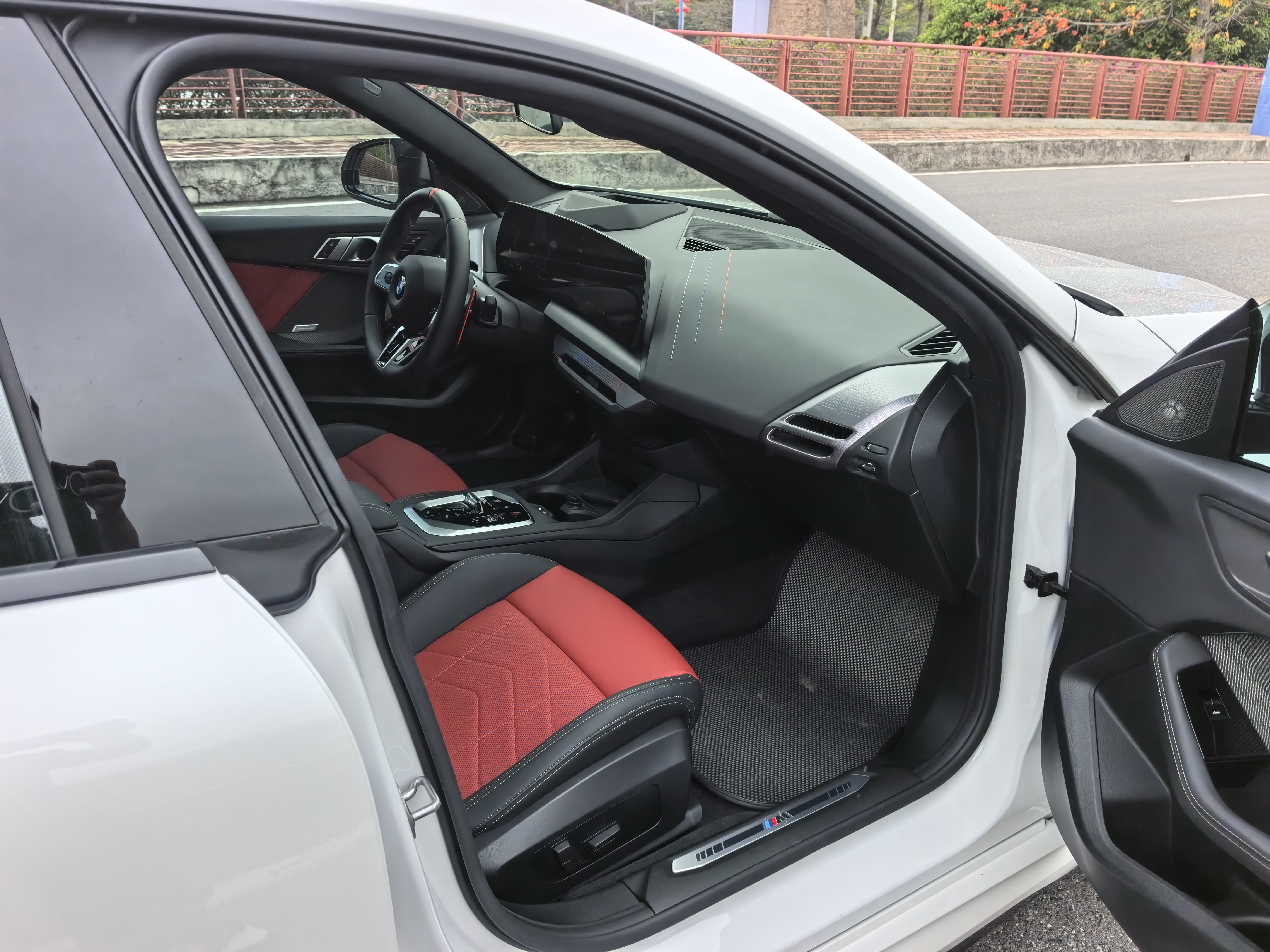 BMW M235L 2025 صورة سيارة #23